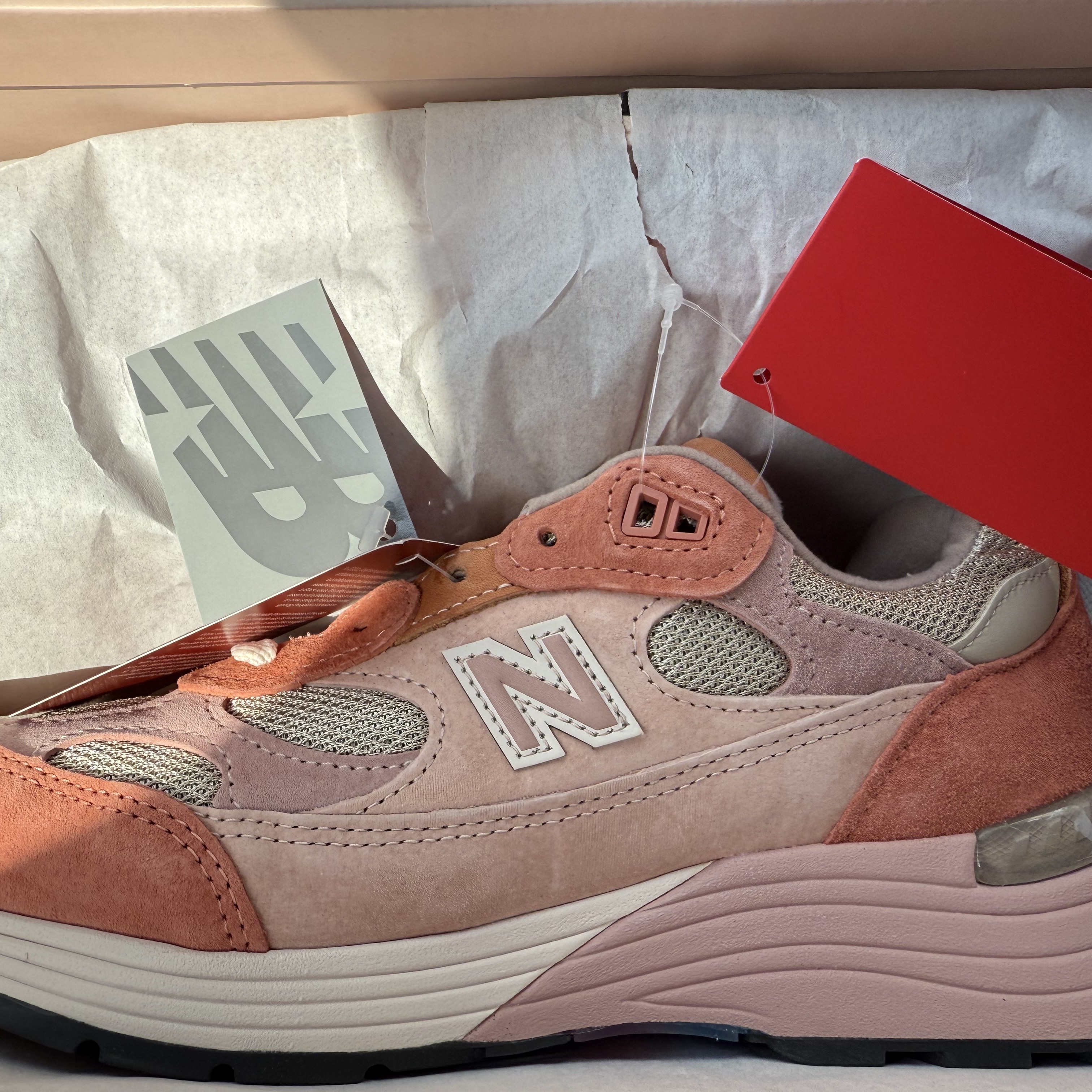 New Balance x Joe Freshgoods 992 Made in USA Aged Well 착용 스타일 - 1