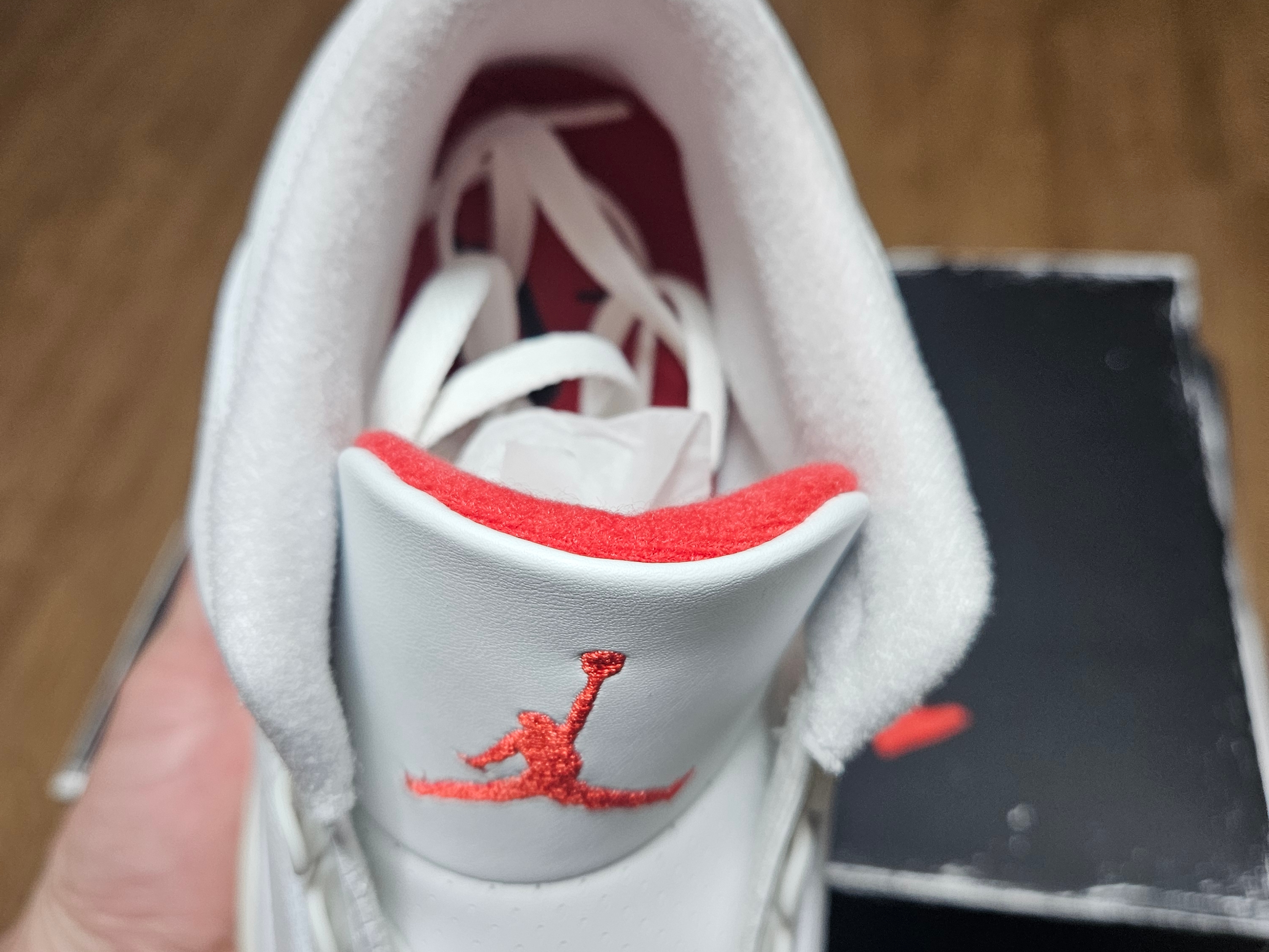 Jordan 3 Retro White Cement Reimagined 착용 스타일 - 4