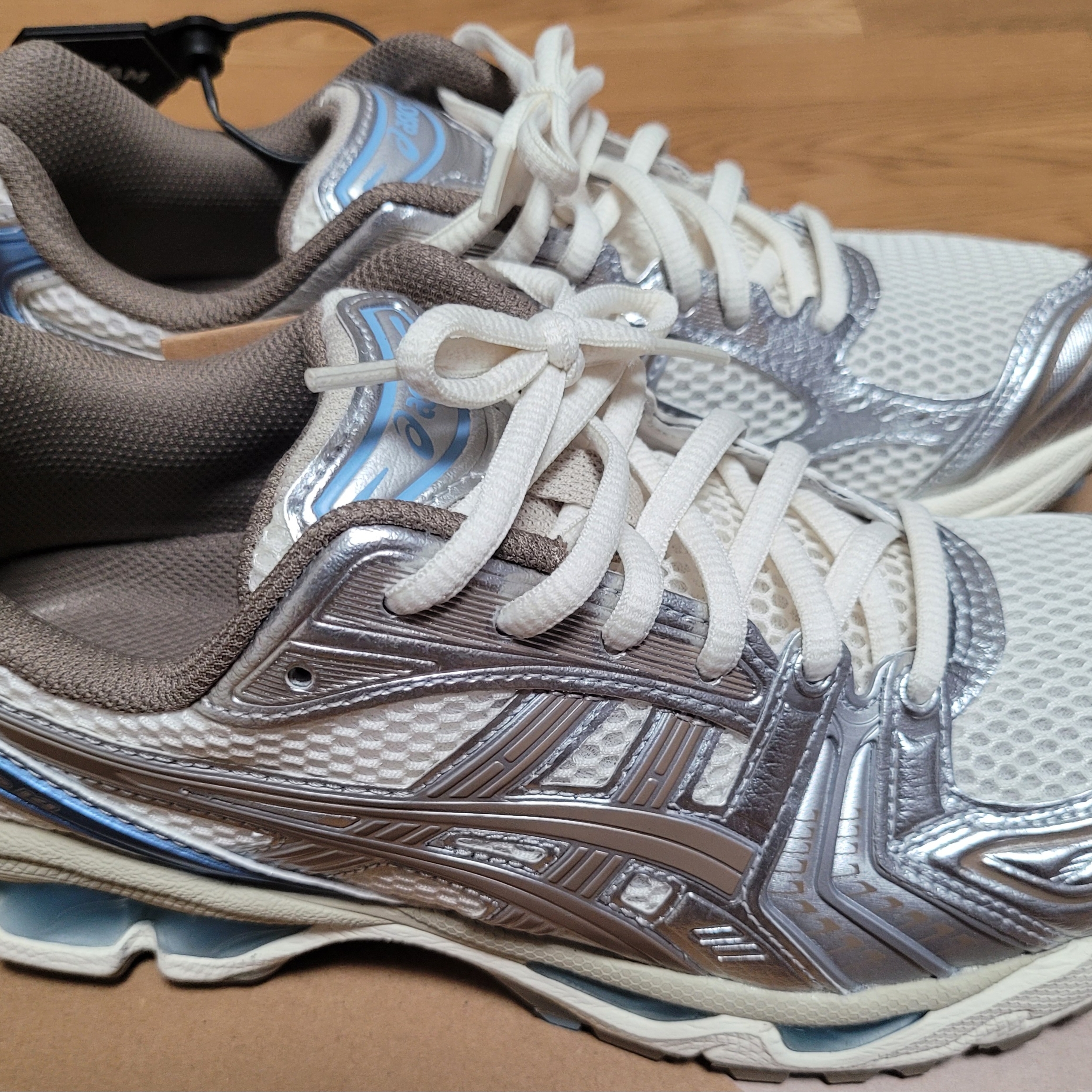 (W) Asics Gel-Kayano 14 Cream Pepper 착용 스타일