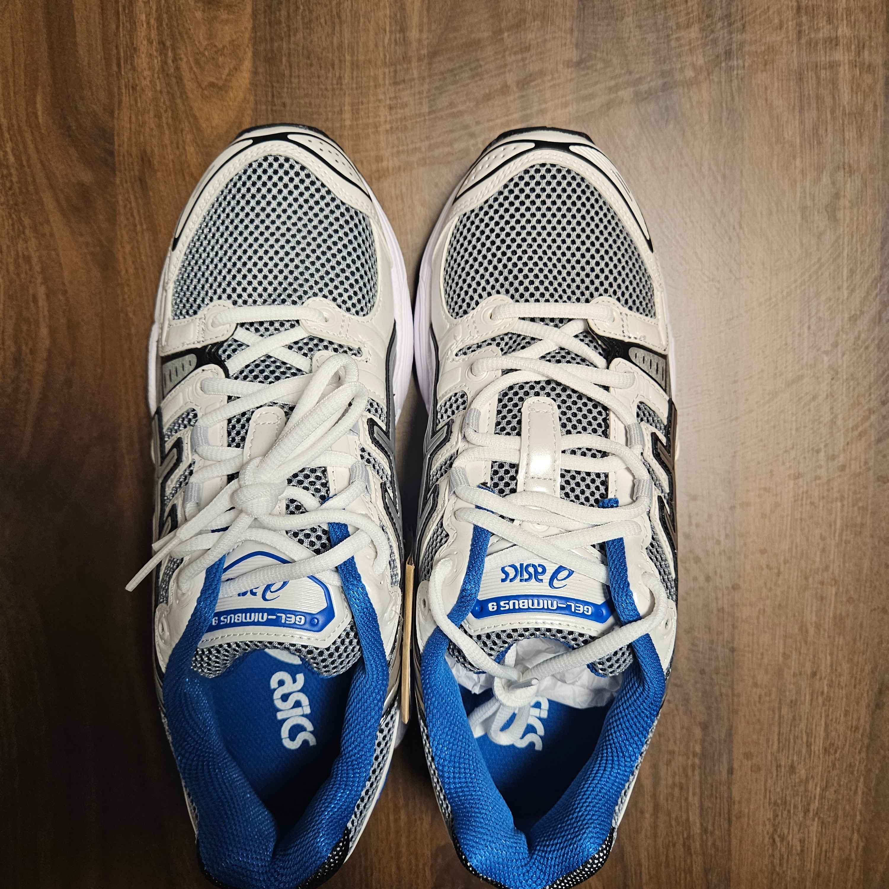 Asics Gel-Nimbus 9 White Lake Drive 착용 스타일