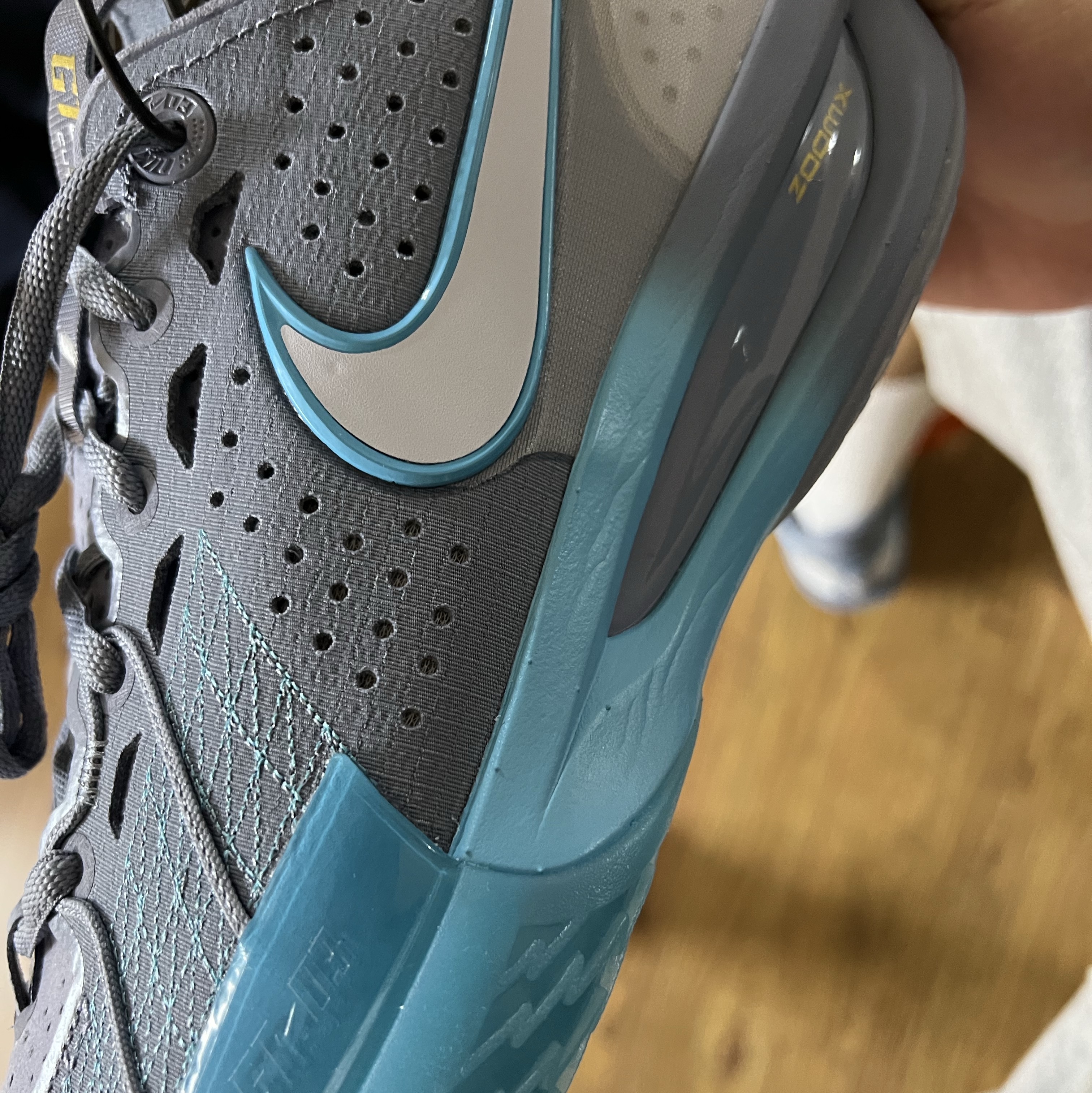 Nike Air Zoom G.T. Cut 3 EP Ashen Slate Baltic Blue 착용 스타일