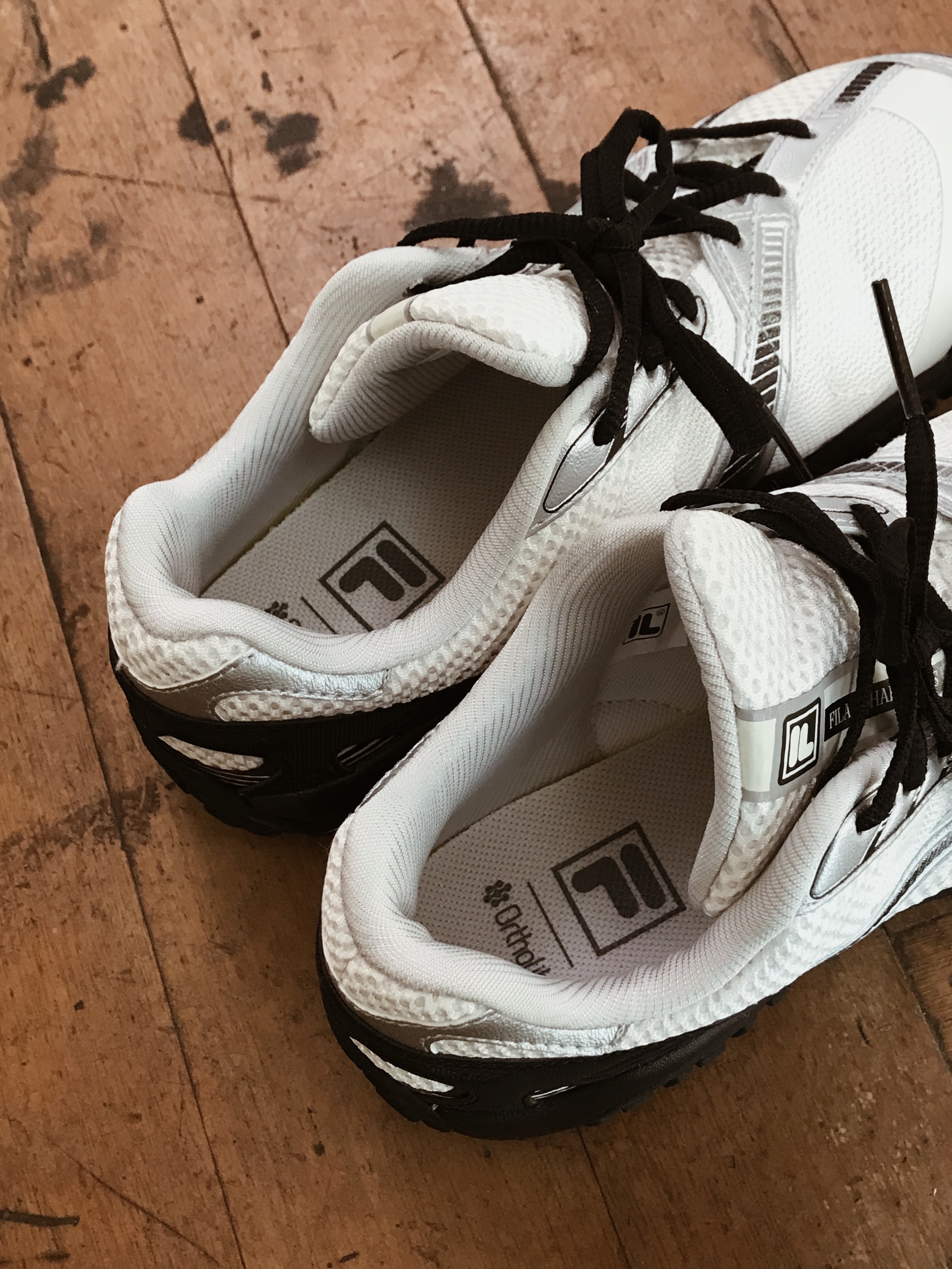 Fila Echappe v2 White Black 착용 스타일 - 4