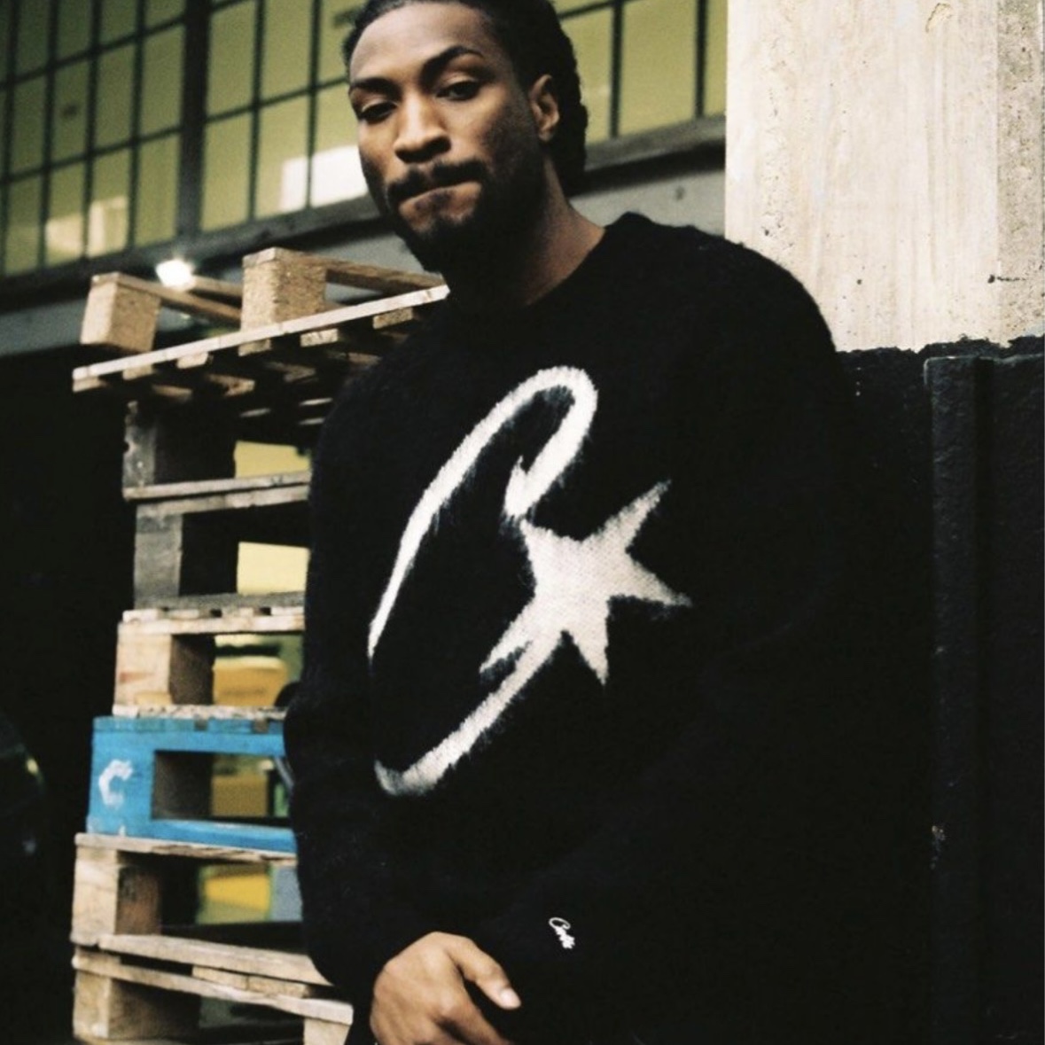 Corteiz C Star Mohair Knit Sweater Black 착용 스타일 - 4