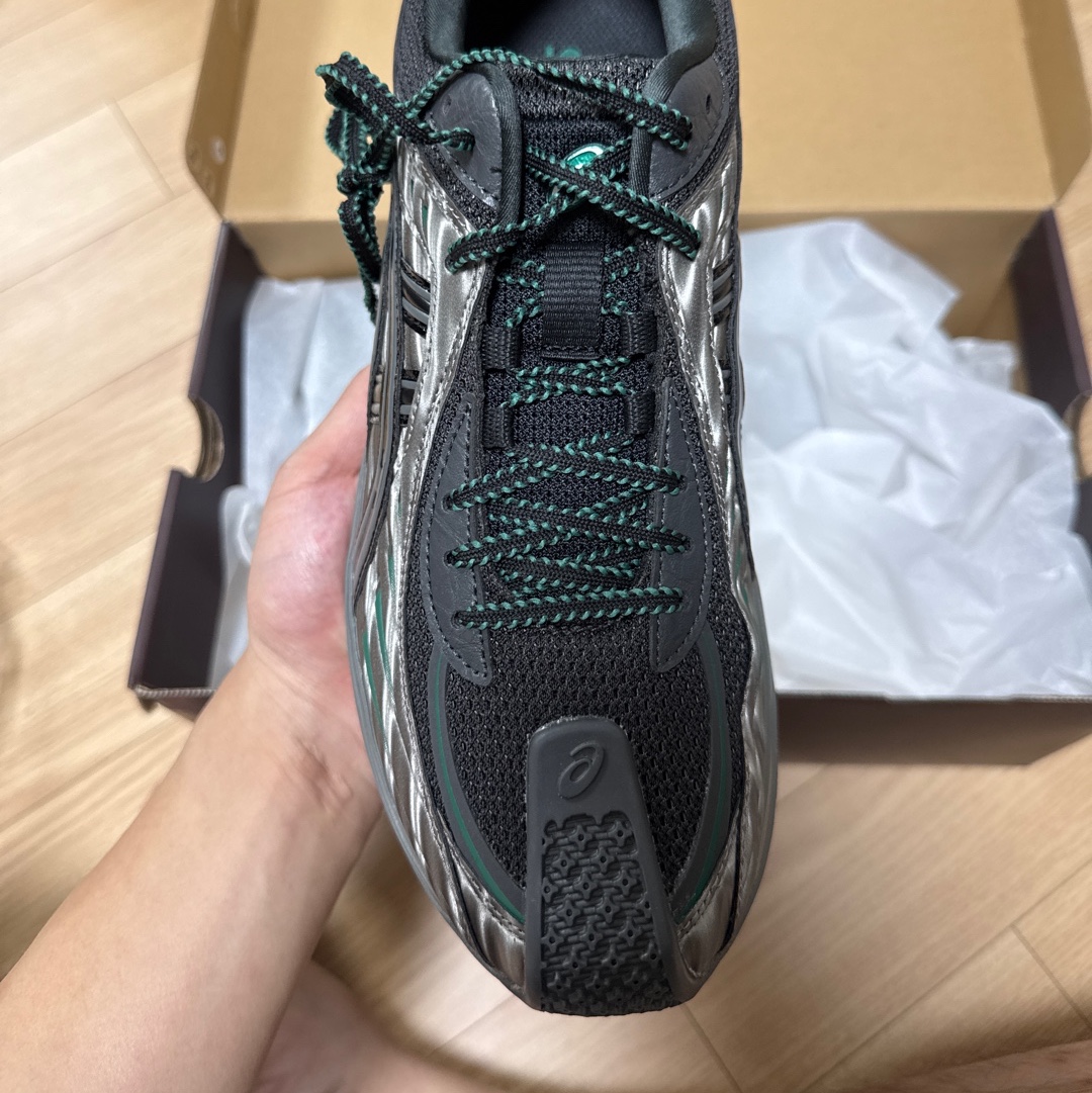 (W) Asics x Kiko Kostadinov Gel-Flammae Grey Black 착용 스타일 - 2