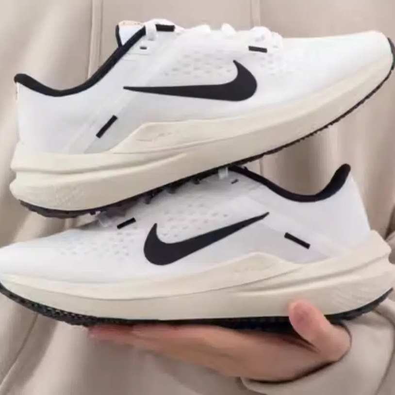 (W) Nike Air Winflo 10 Sail Black 착용 스타일