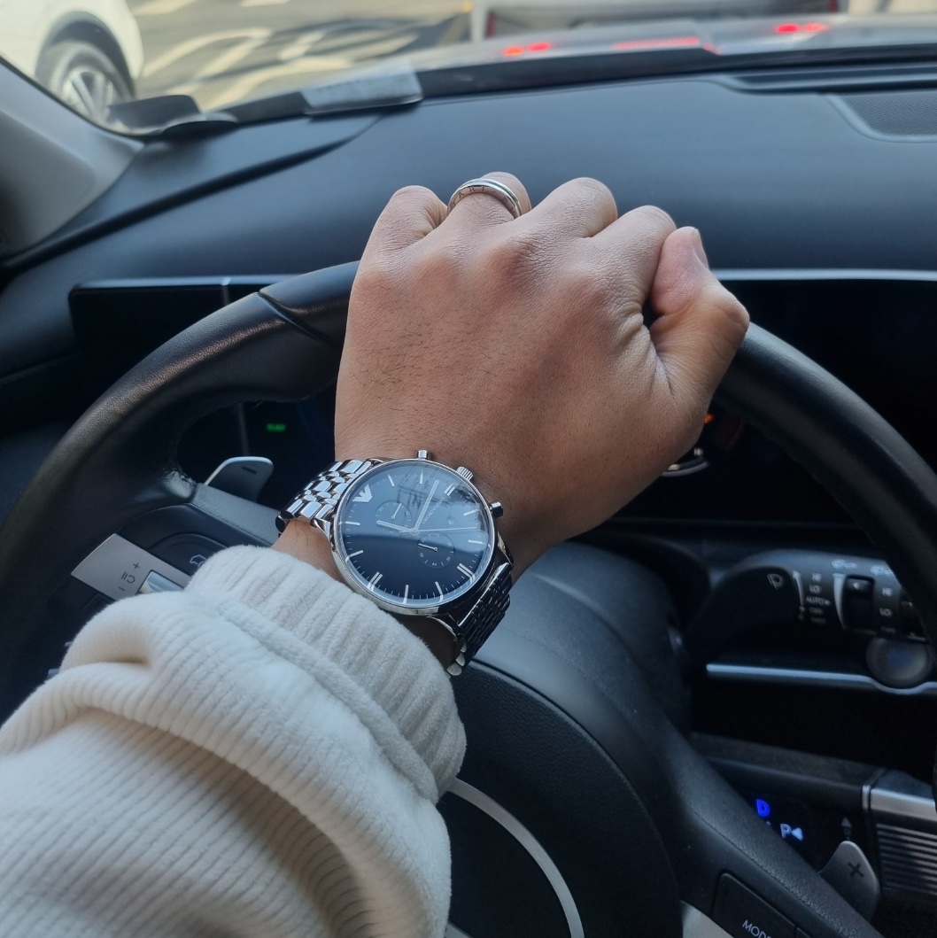 Emporio Armani Two-Hand 43mm Stainless Steel Blue Silver 착용 스타일