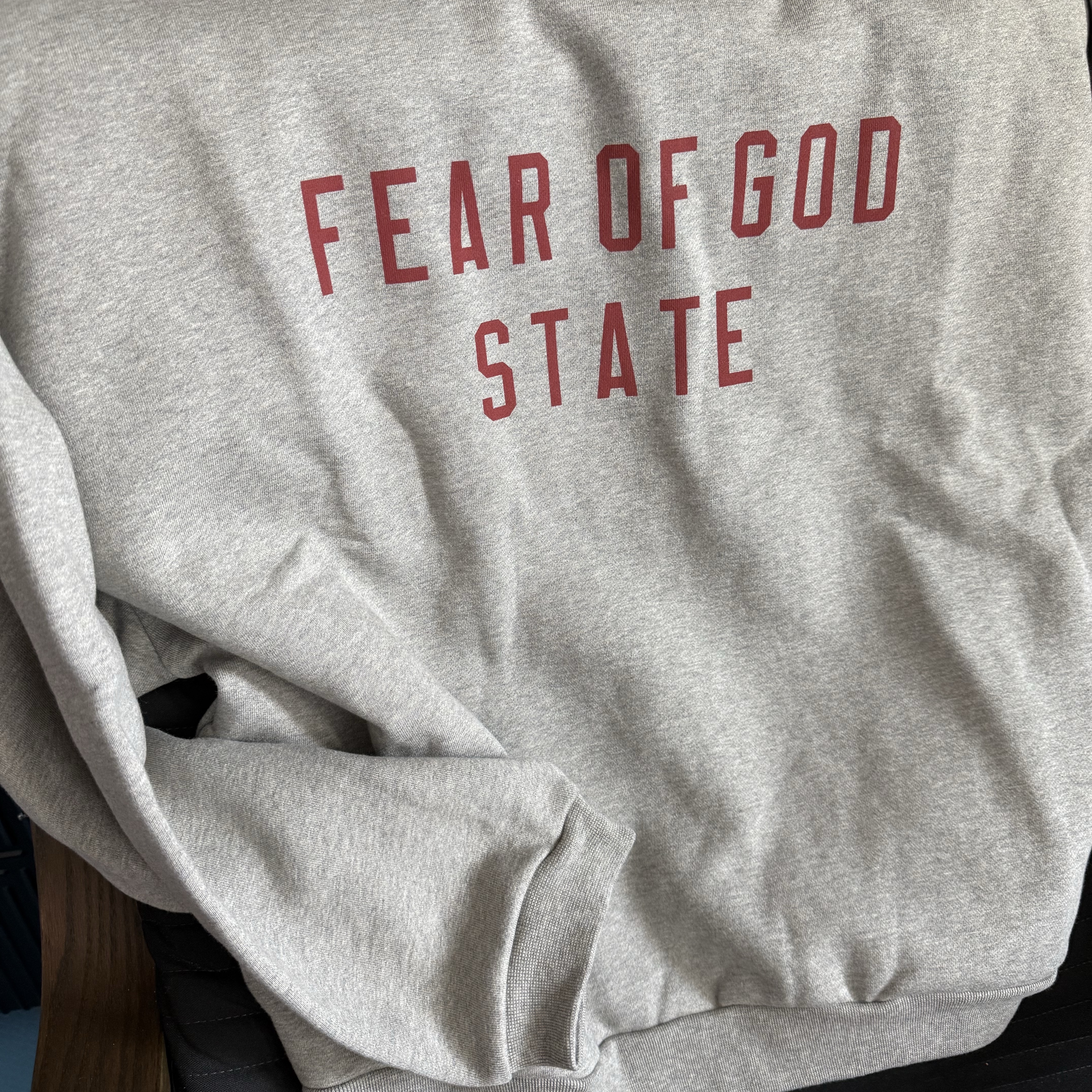 Essentials Fleece Crewneck State Dark Heather - 24FW 착용 스타일
