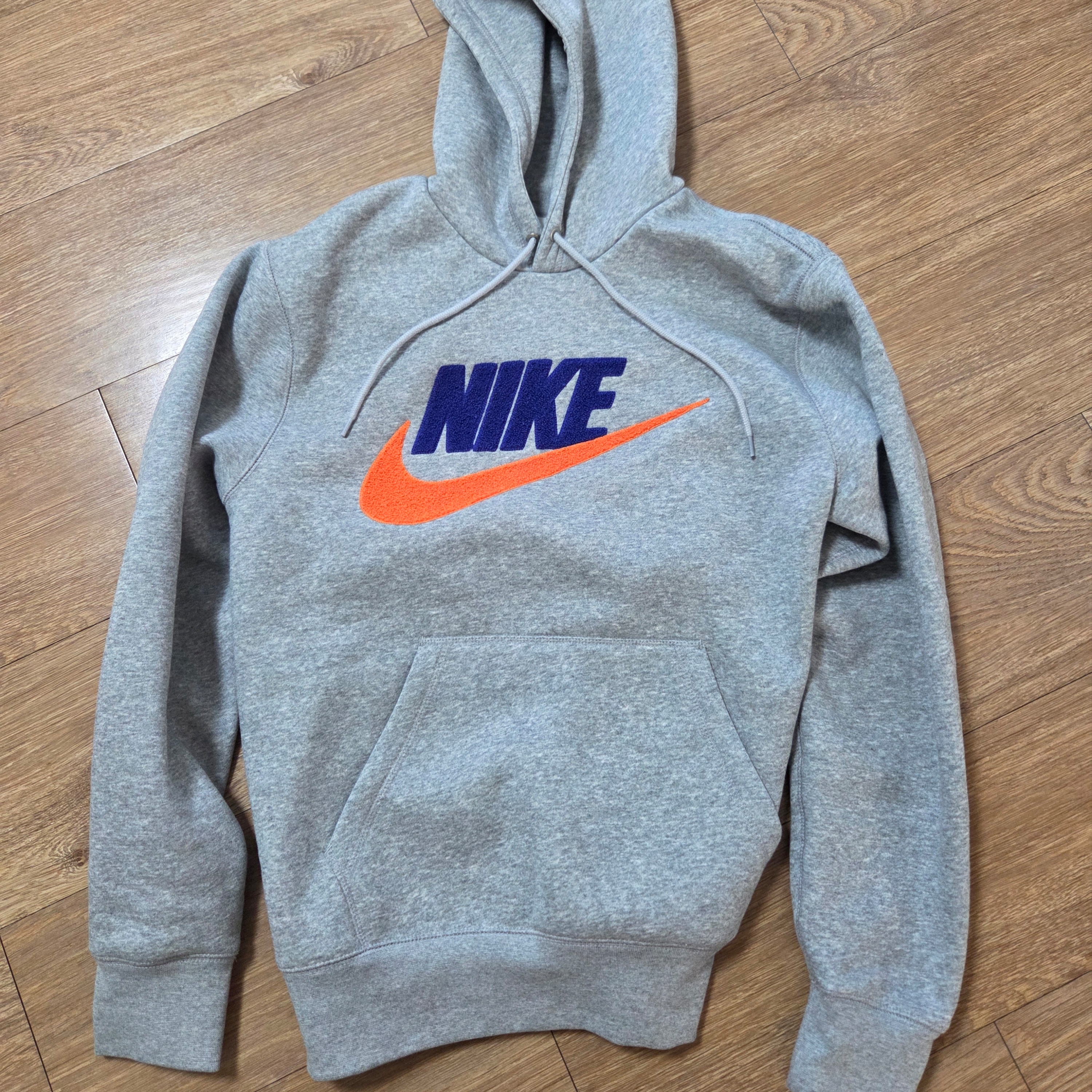Nike Club Fleece Pullover Hoodie Dark Grey Heather - Asia 착용 스타일