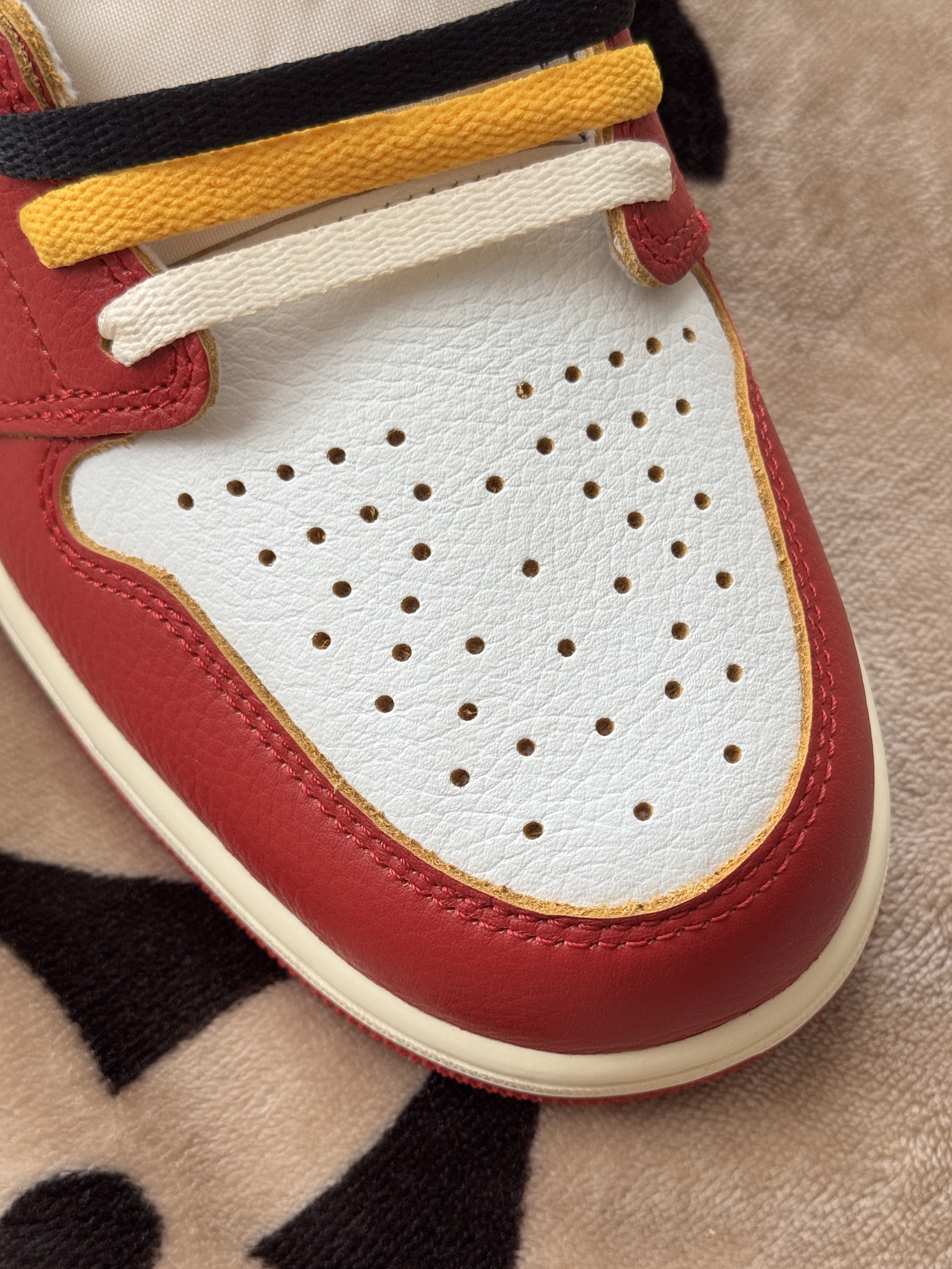 Jordan 1 x Union Retro High OG Chicago Shadow 착용 스타일 - 2