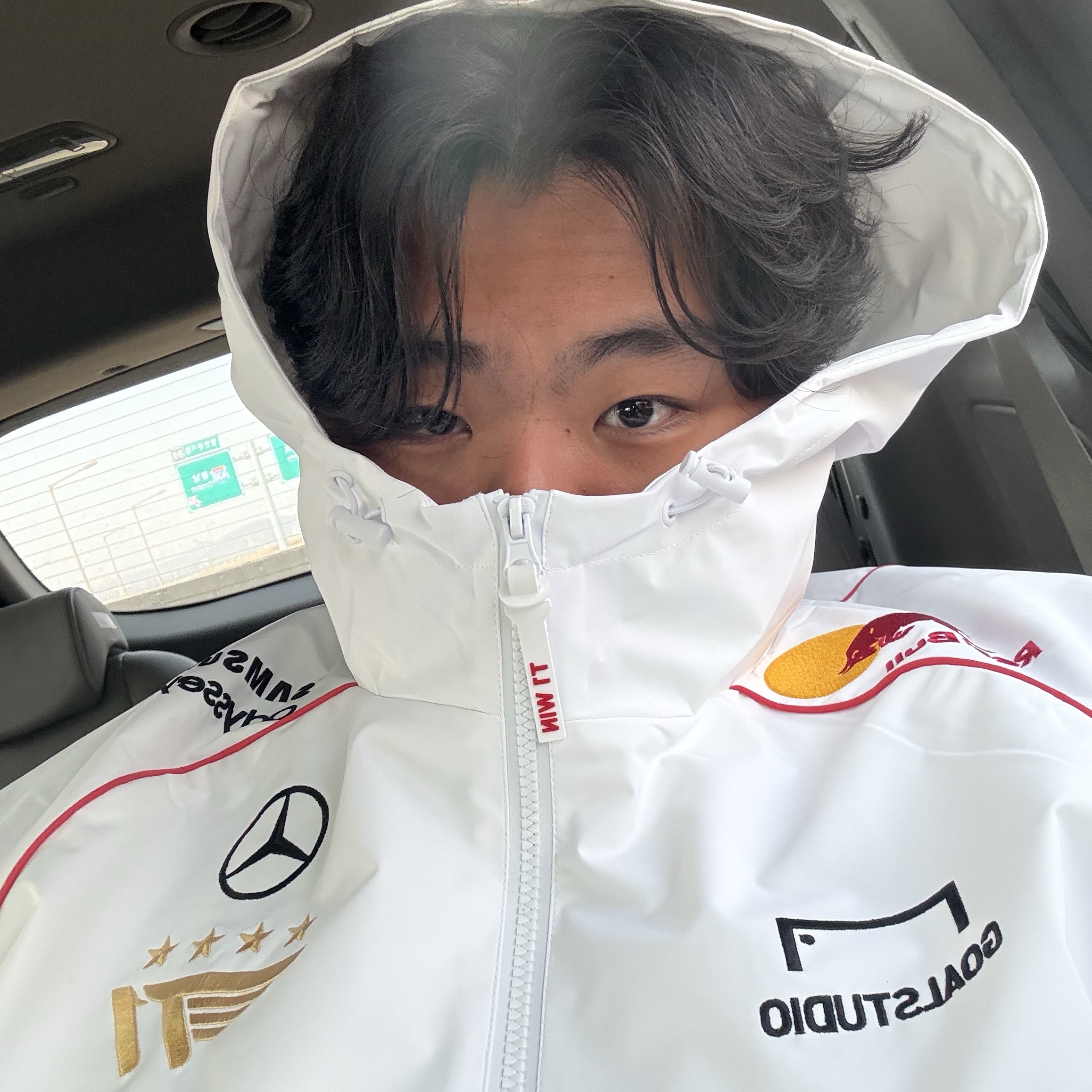 T1 2024 Uniform Worlds Jacket White (Non Marking Ver.) 착용 스타일