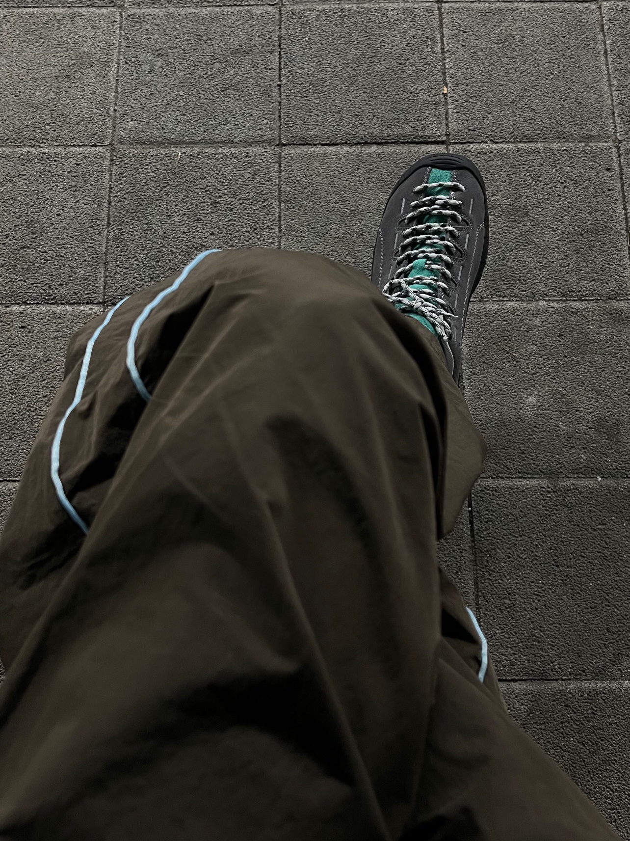 Keen 25SS Jasper Men Sneakers Steel Grey/Bright Aqua 착용 스타일