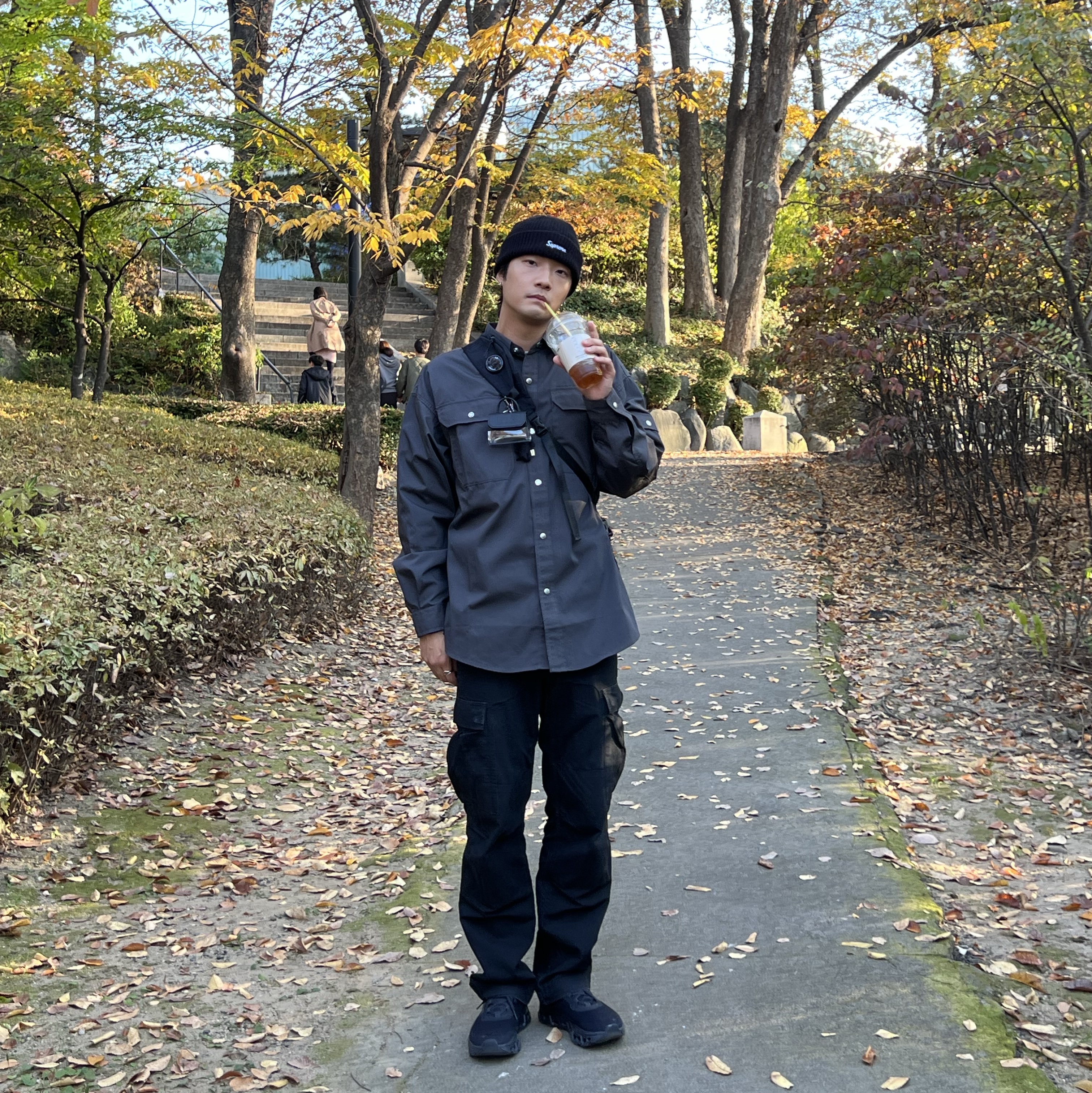 Supreme Overdyed Beanie Black, C.P. Company Nylon B Crossbody Rucksack Black - 22FW 착용 스타일 - 3