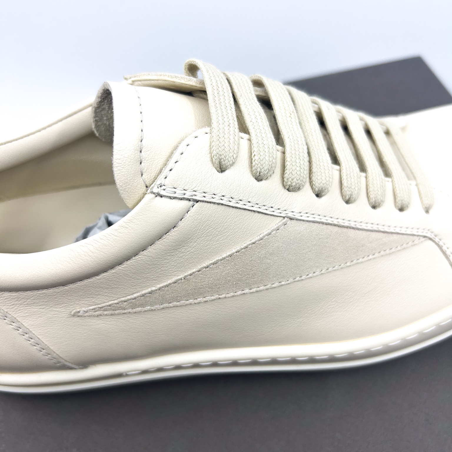 Rick Owens Lido Vintage Sneakers Milk 착용 스타일 - 2