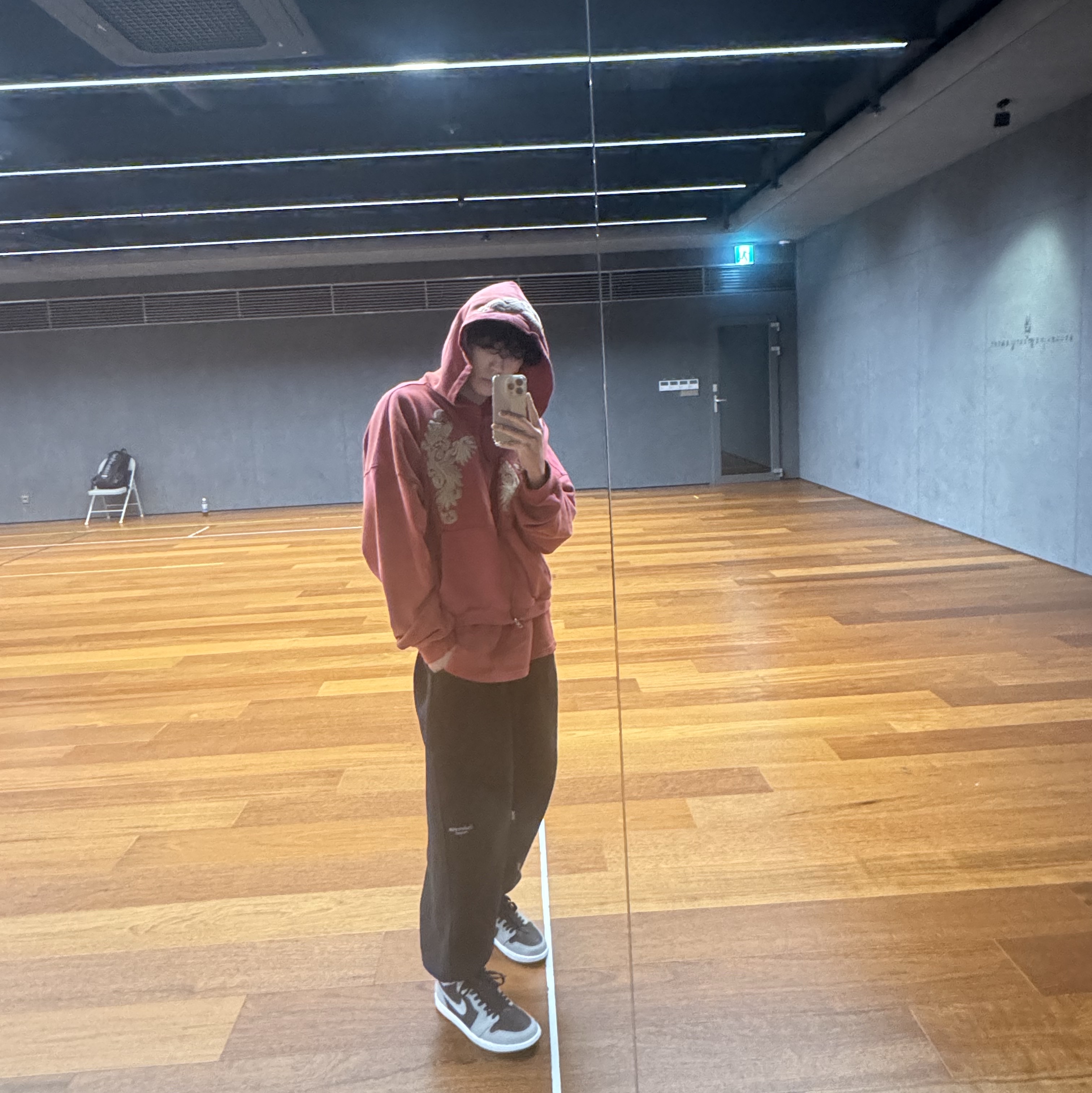 Jordan 1 Retro High OG Shadow 2.0, Undermycar Mu.03 Anti Fxxking Logo Play Oversized Sweat Jogger Black 착용 스타일