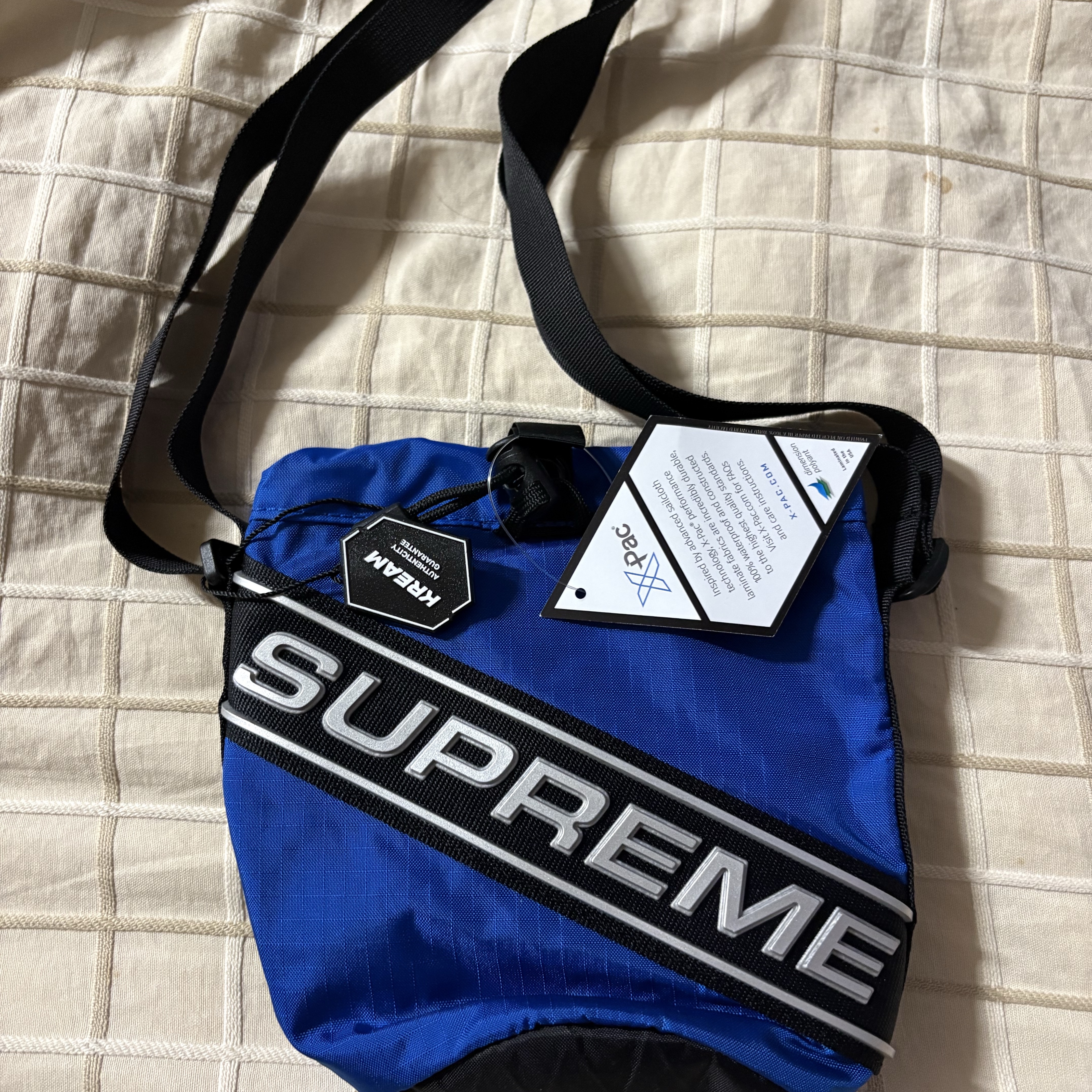 Supreme Small Cinch Pouch Blue - 23FW, Patagonia Classic Retro-X Jacket Pitch Blue 착용 스타일 - 3