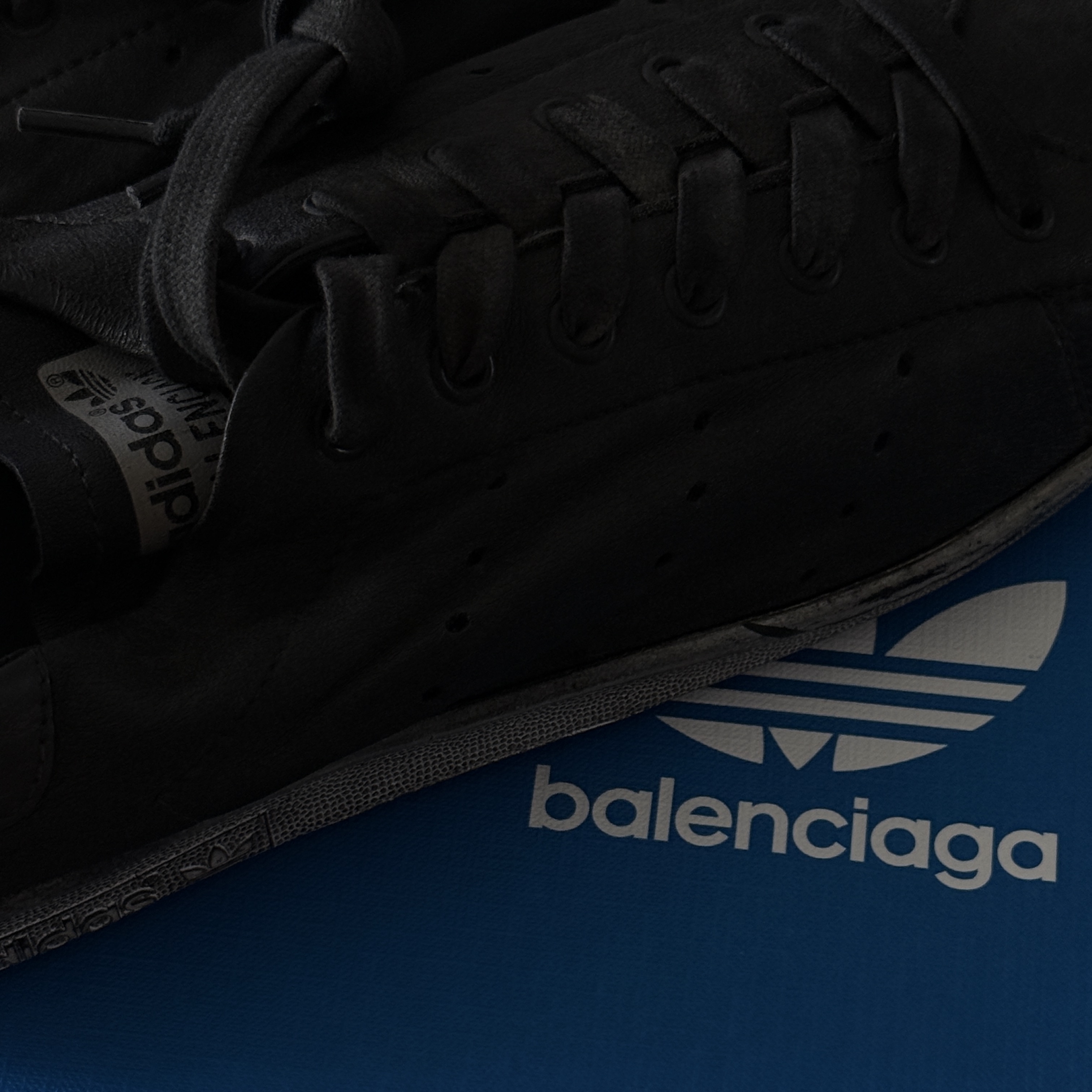 Balenciaga x Adidas Stan Smith Worn Out Black 착용 스타일