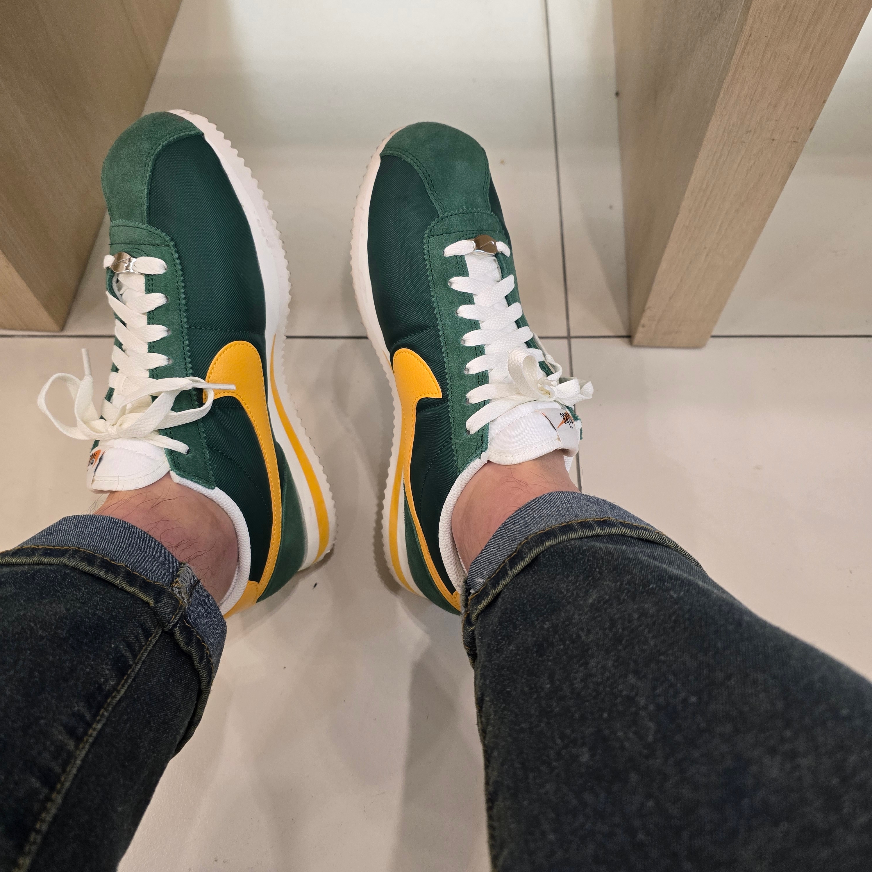 Nike Cortez Textile Gorge Green and Yellow Ochre 착용 스타일