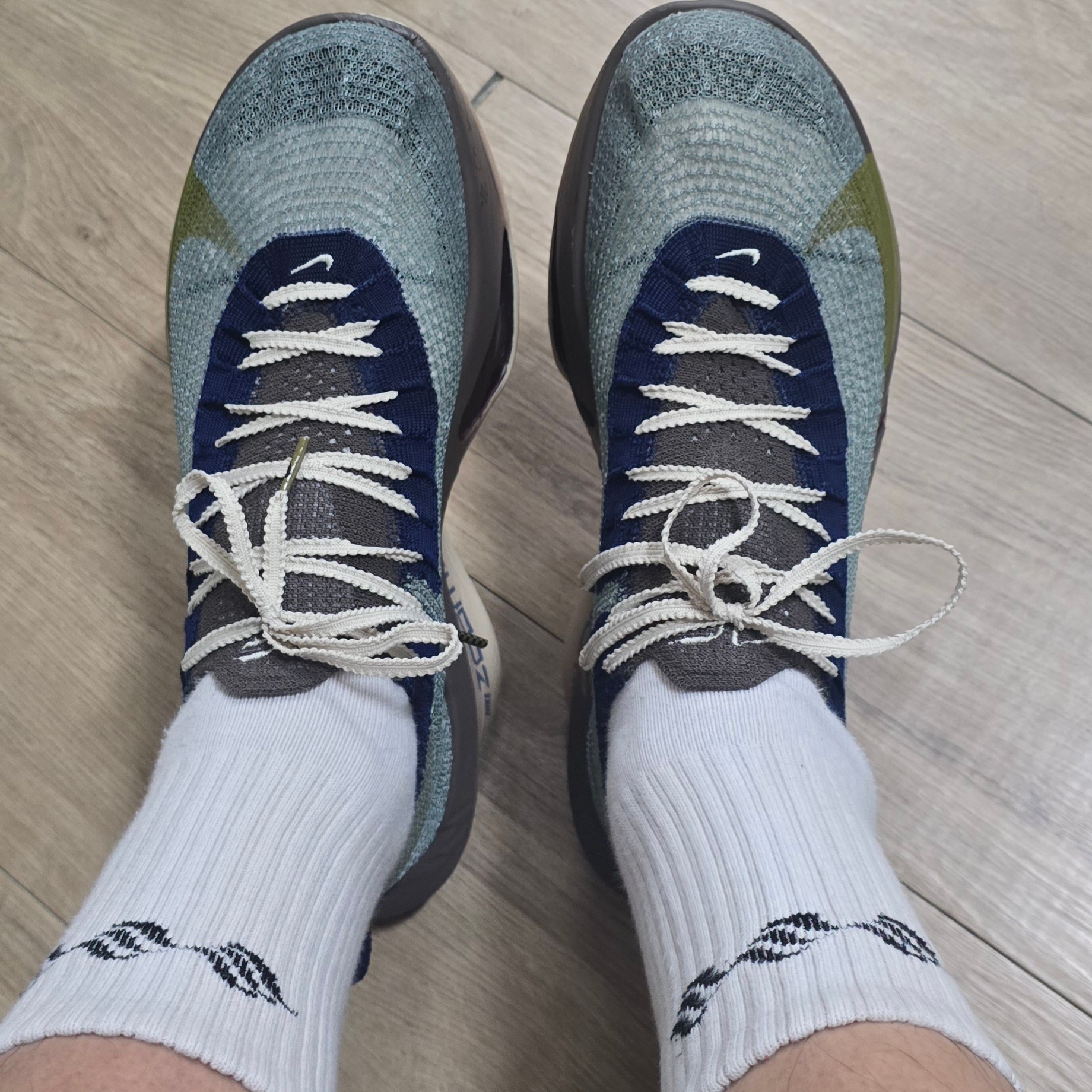 Nike Air Zoom Alphafly Next% 3 PRM Light Army Ironstone 착용 스타일