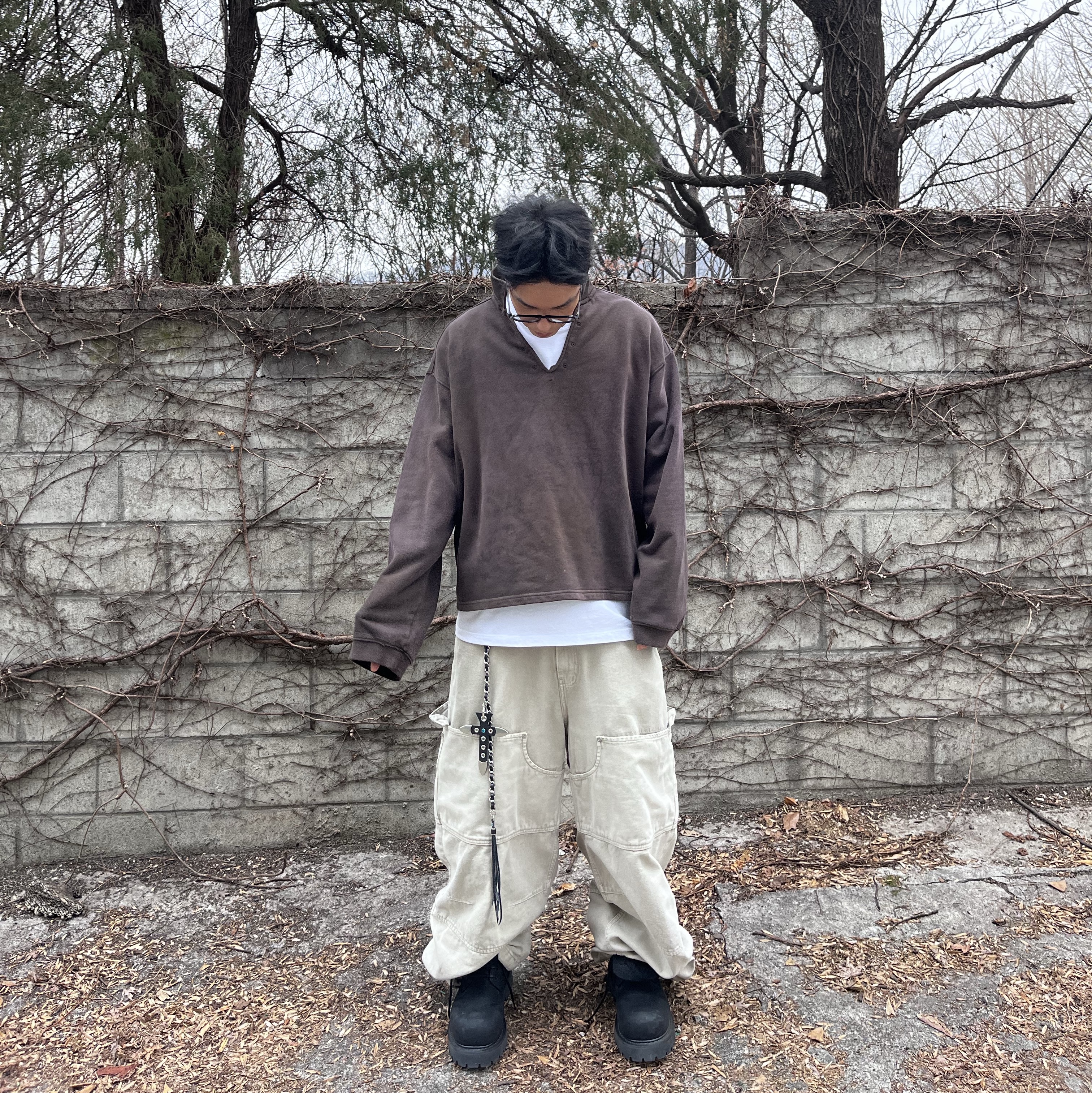 Nonnod Double Knee Cover Pants Vintage Beige 착용 스타일 - 1