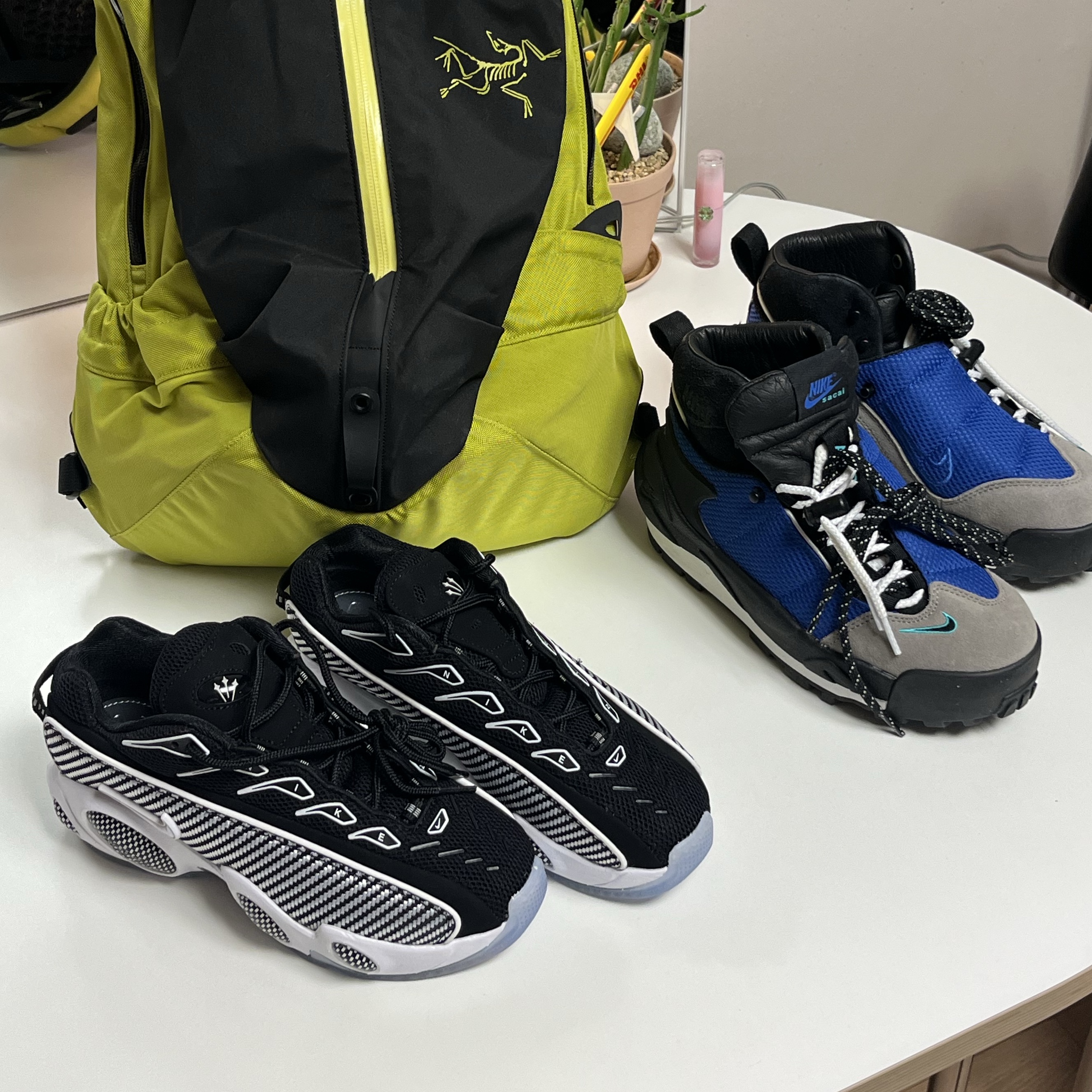 Nike x Drake Nocta Glide Black White Clear, Nike x Sacai Magmascape SP Varsity Royal 착용 스타일 - 1