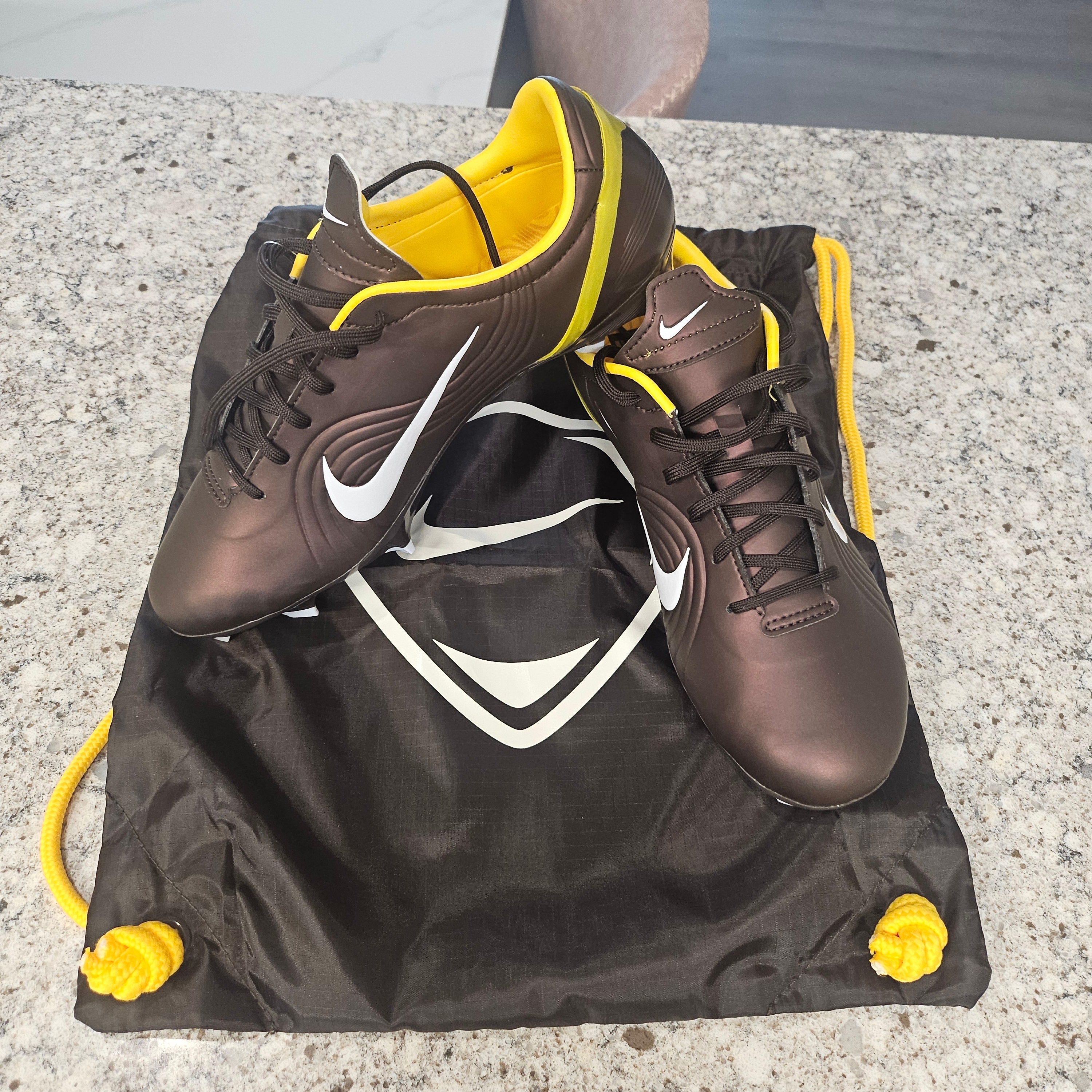 Nike Zoom Mercurial Vapor 1 RGN SE FG Dark Cinder Maize 착용 스타일 - 3