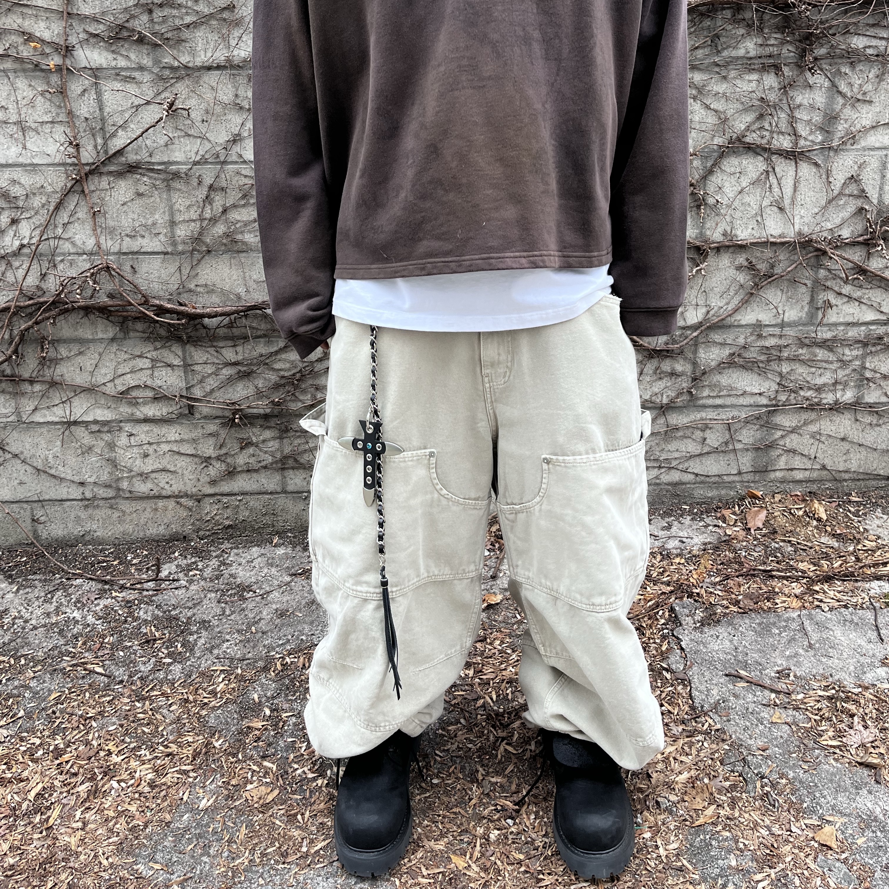Nonnod Double Knee Cover Pants Vintage Beige 착용 스타일 - 3