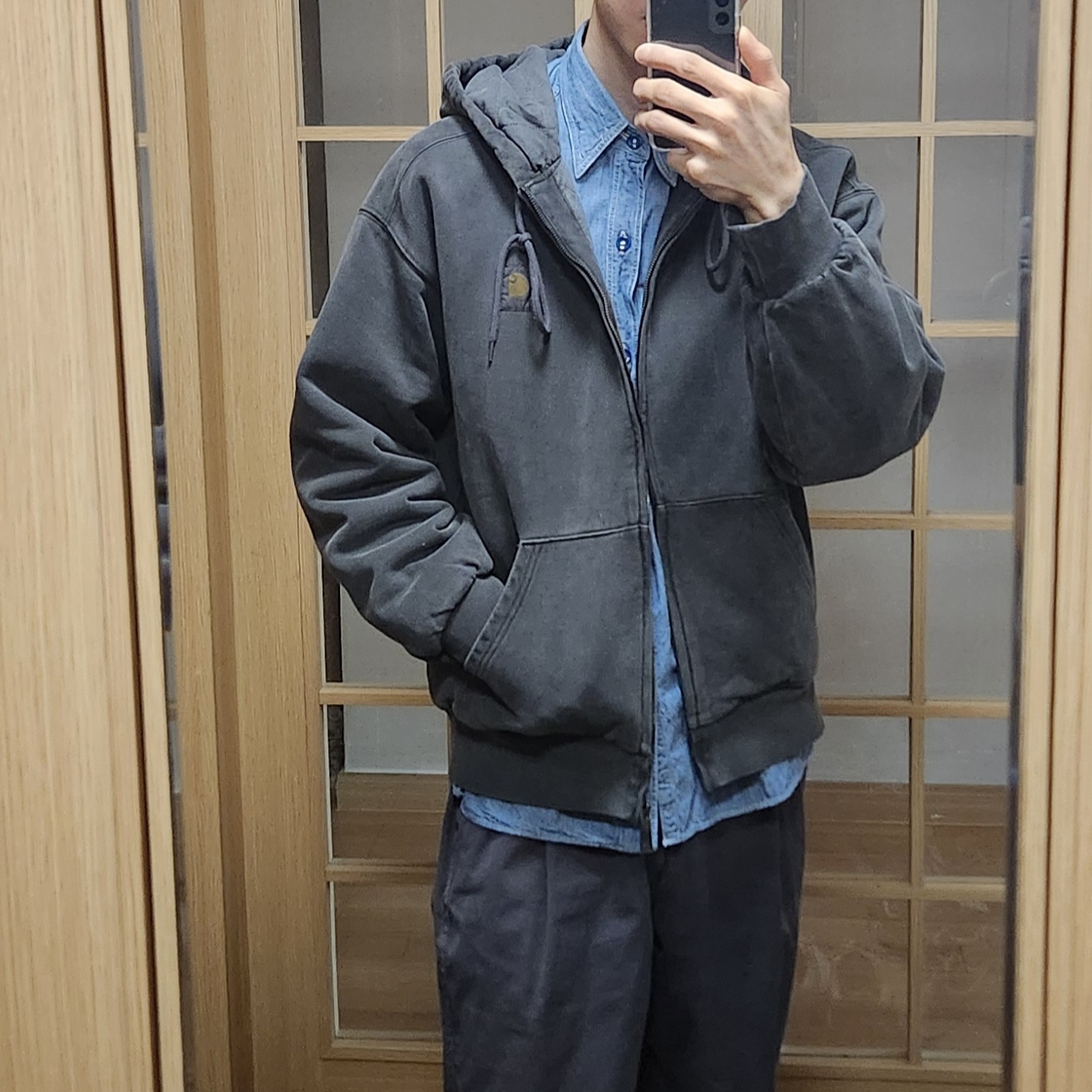 Carhartt WIP Hooded Vista Jacket Vulcan 착용 스타일