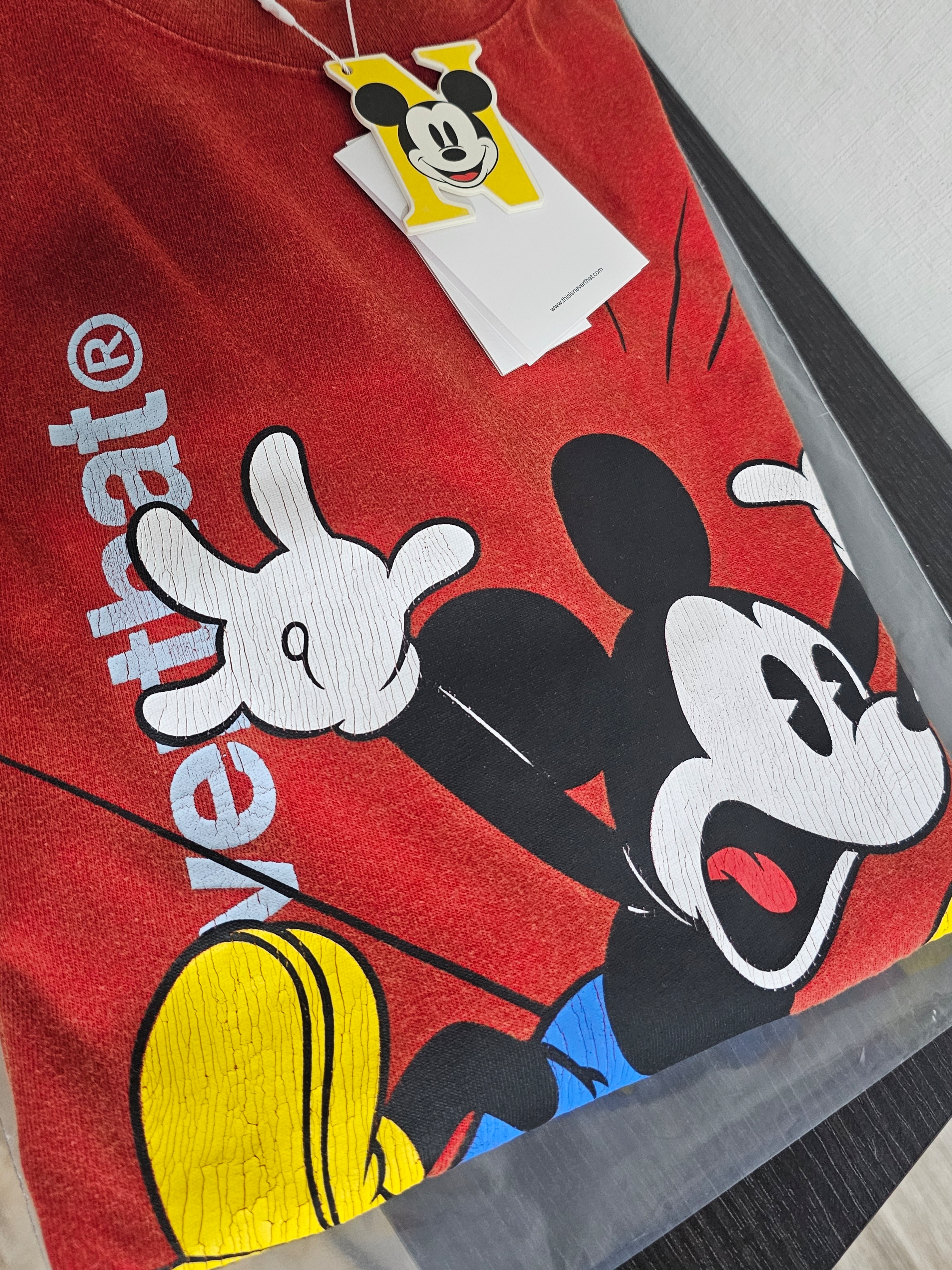 Thisisneverthat x Disney Mickey Jumping T-Shirt Red, Thisisneverthat x Disney Mickey Classic Crewneck Navy 착용 스타일 - 2