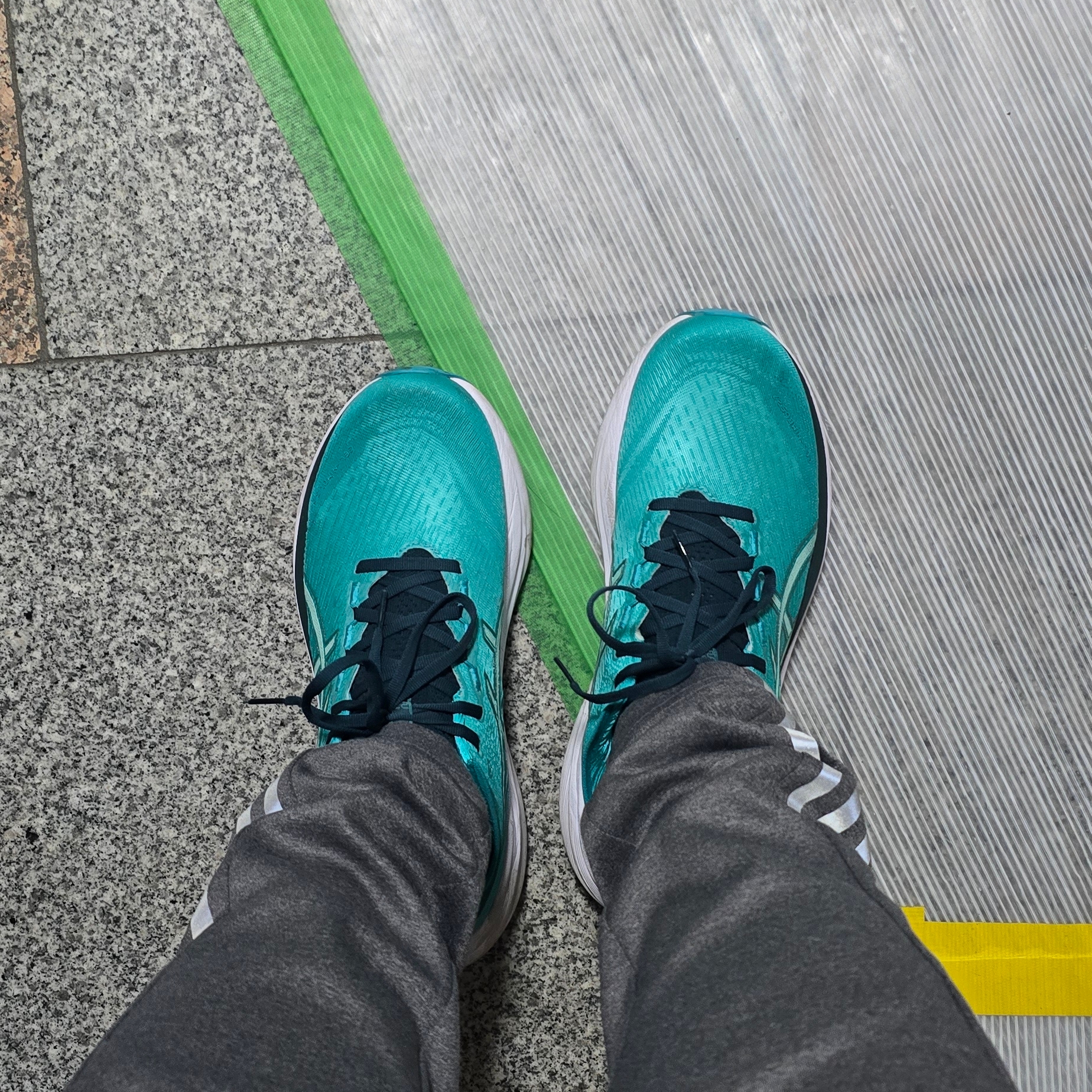 Asics Gel-Nimbus 27 Wave Teal Saxon Green 착용 스타일