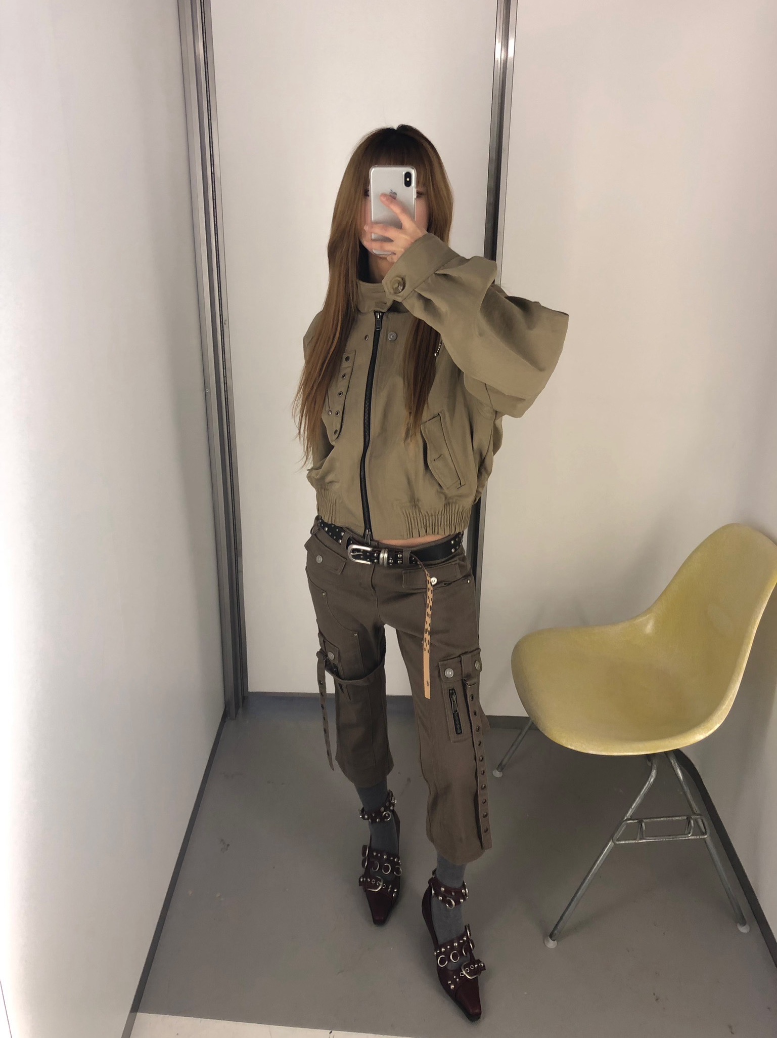 Vacant Archive Wyatt Harrington Jacket Beige, Vacant Archive Wyatt Harrington Jacket Burgundy 착용 스타일