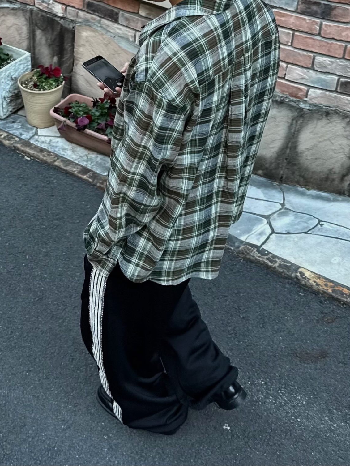 Gentle Monster x Maison Margiela MM107 Black Black, Haruta HS-906 Penny Loafer Black 착용 스타일 - 8