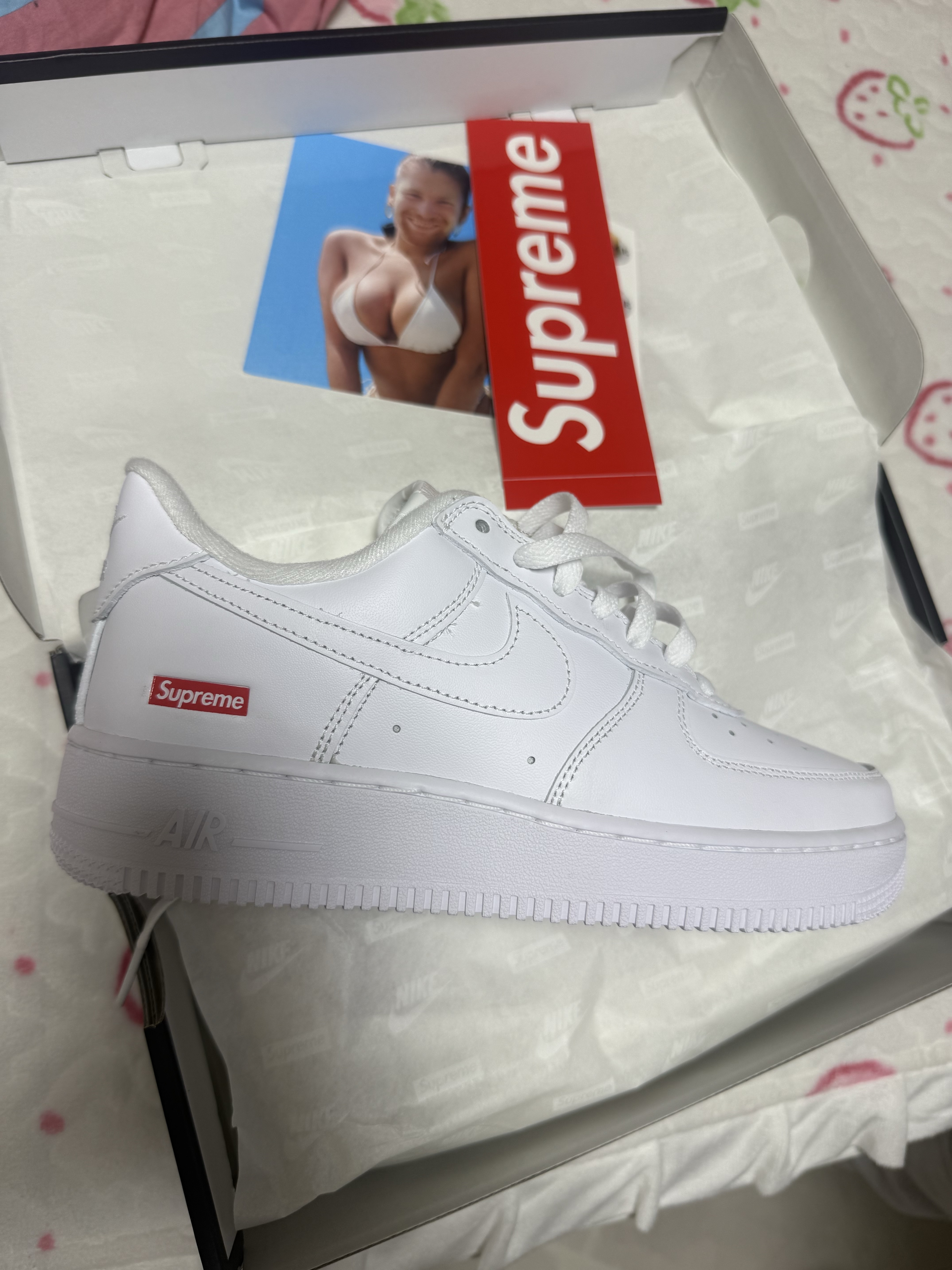Nike x Supreme Air Force 1 Low White 착용 스타일