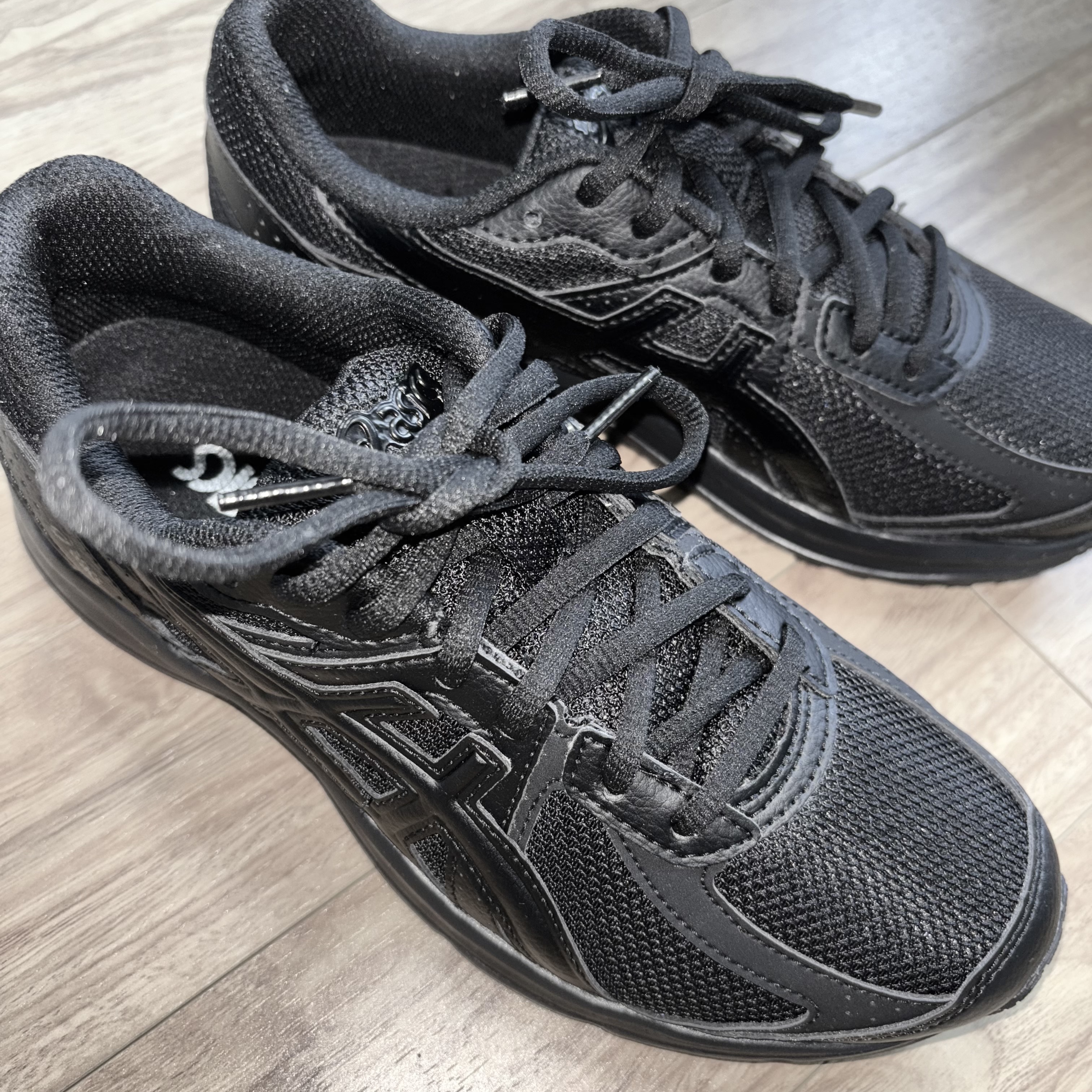 Asics Jog 100 S Black - 2E Wide 착용 스타일