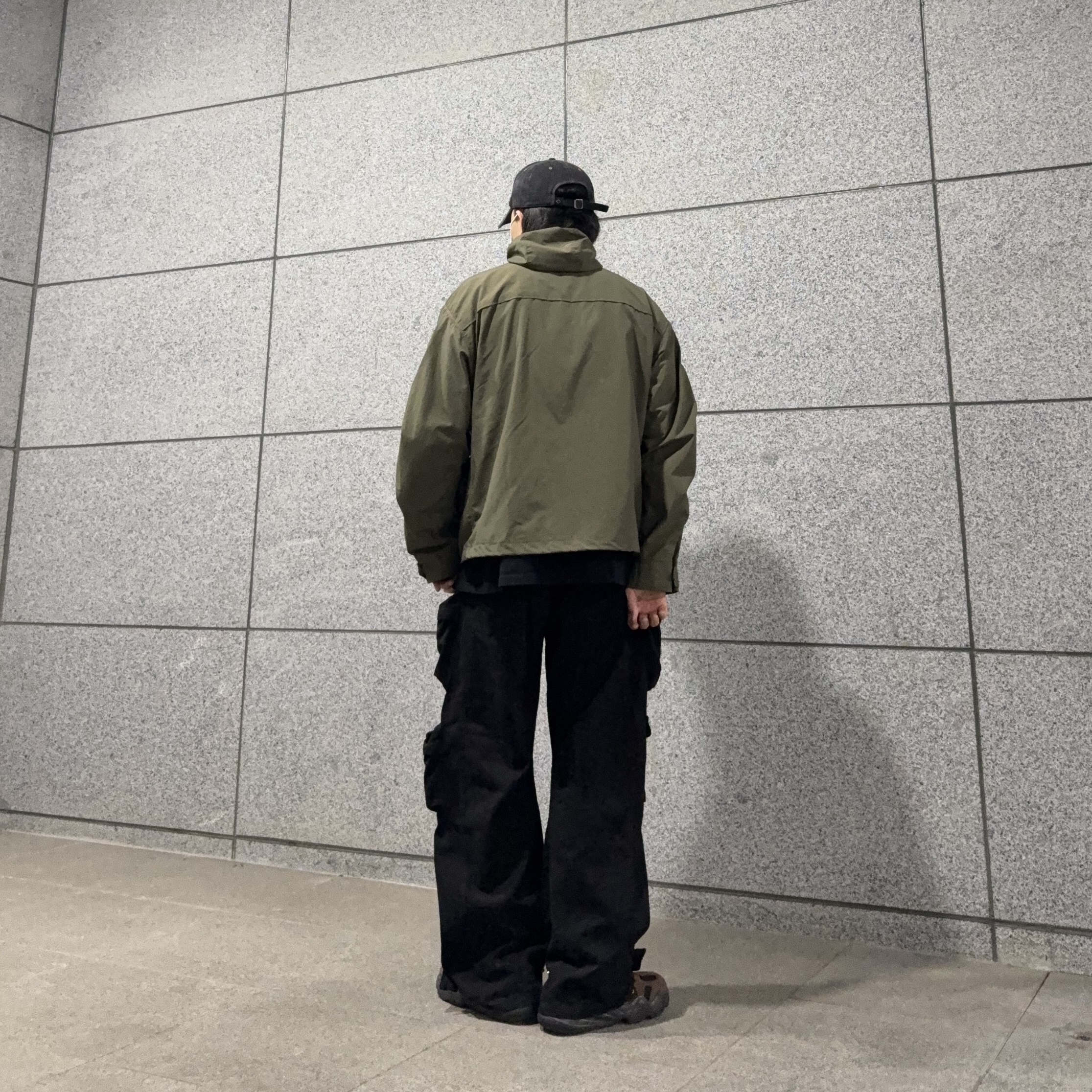 Nike Tech Hera Cacao Wow Bronzine, Zara Utility Pocket Pants Black 착용 스타일 - 7