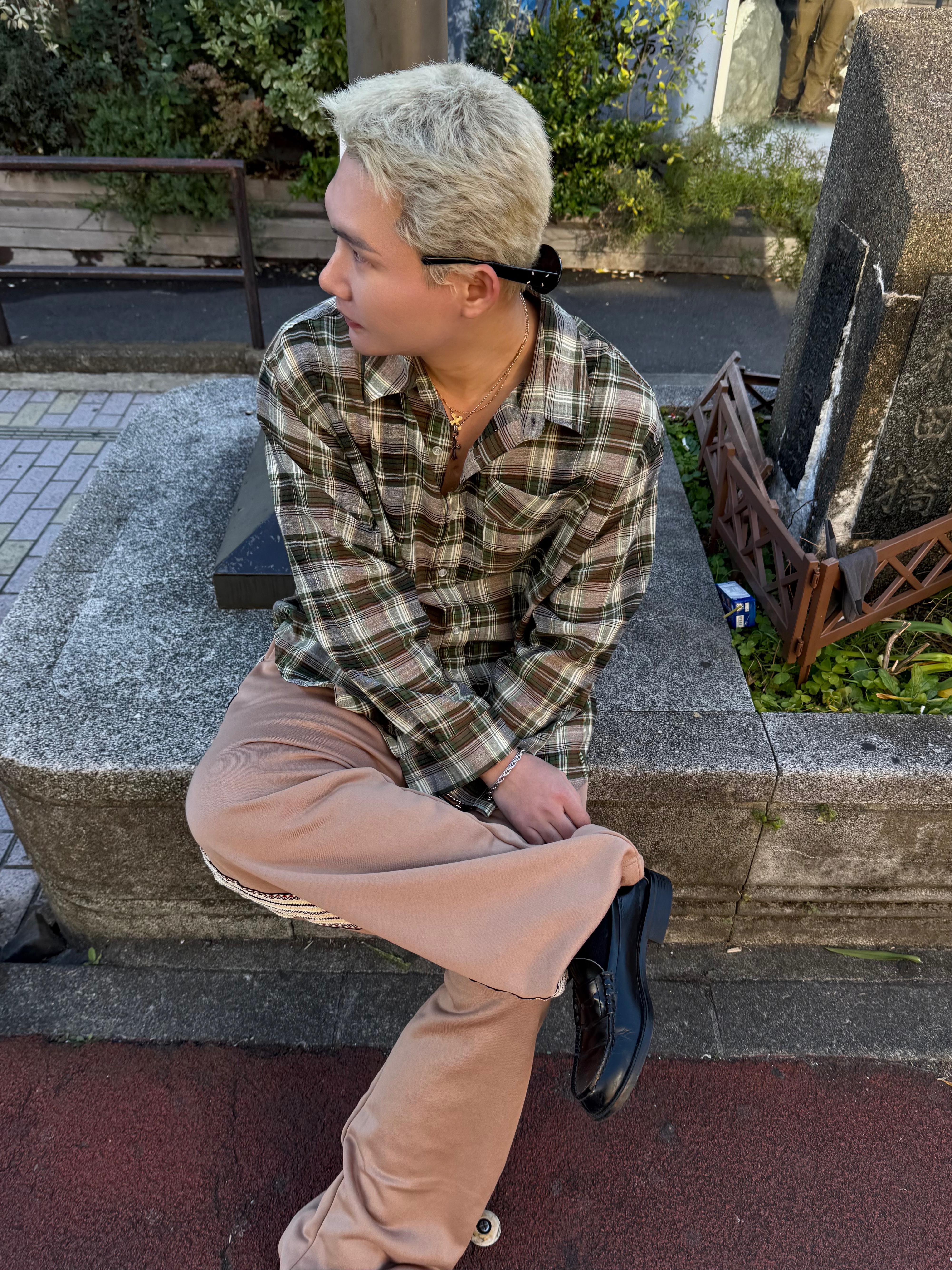 Gentle Monster x Maison Margiela MM107 Black Black, Haruta HS-906 Penny Loafer Black 착용 스타일 - 1
