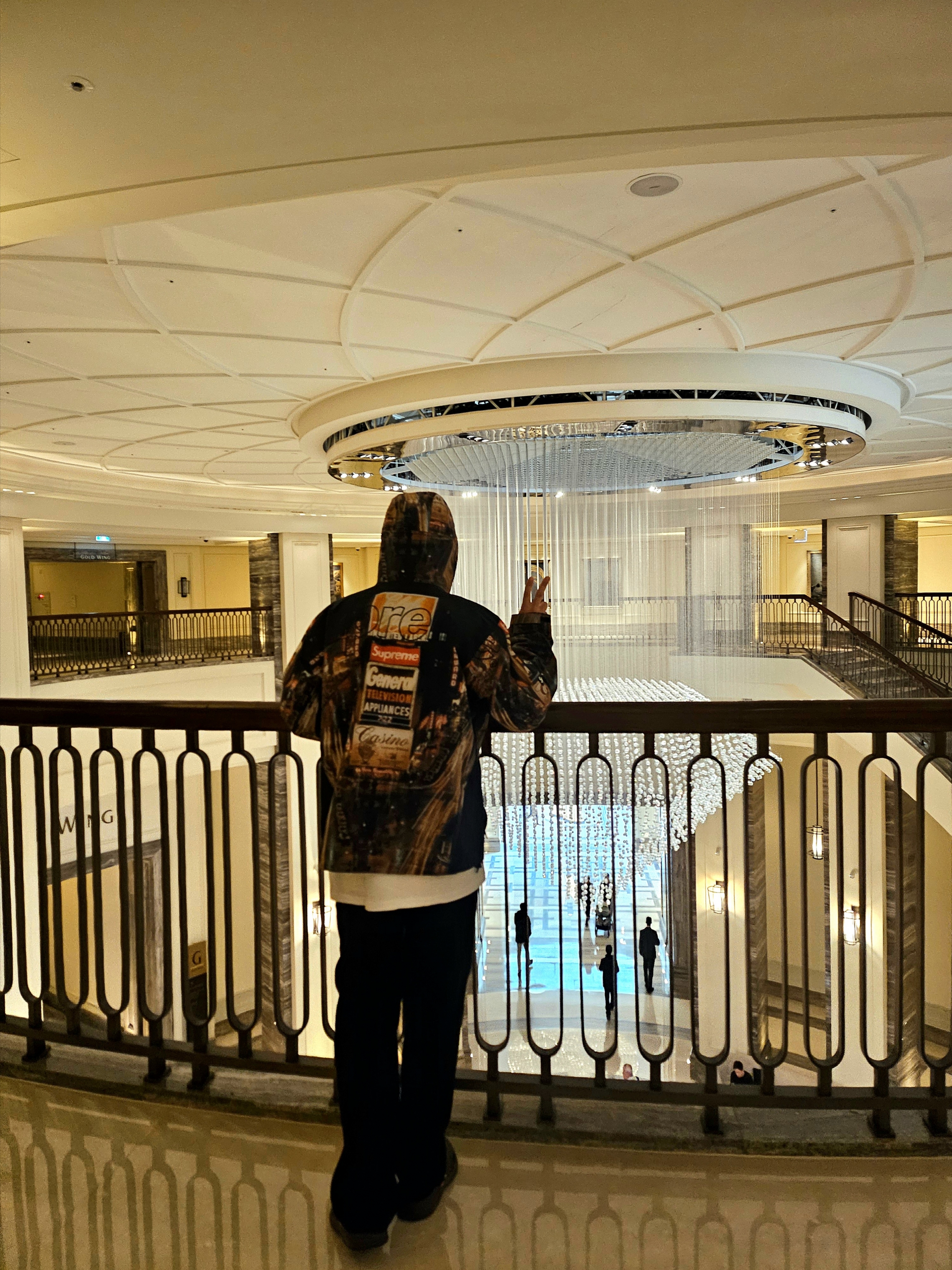 Supreme x The North Face Taped Seam Shell Jacket Times Square - 22FW 착용 스타일 - 2