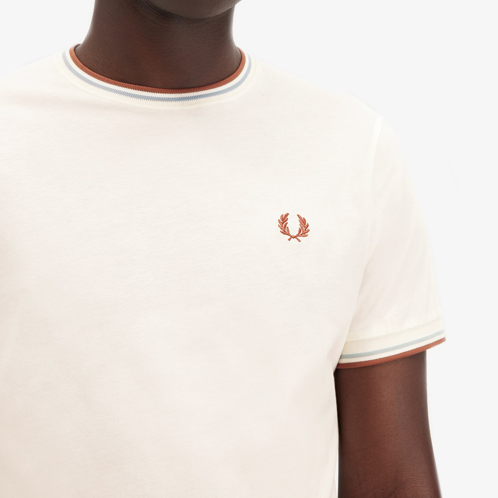 프레드페리 트윈 팁 티셔츠 라이트 에크루/실버블루/시나몬(Fred Perry Twin Tipped T-Shirt Light Ecru/Silver Blue/Cinnamon) - 5