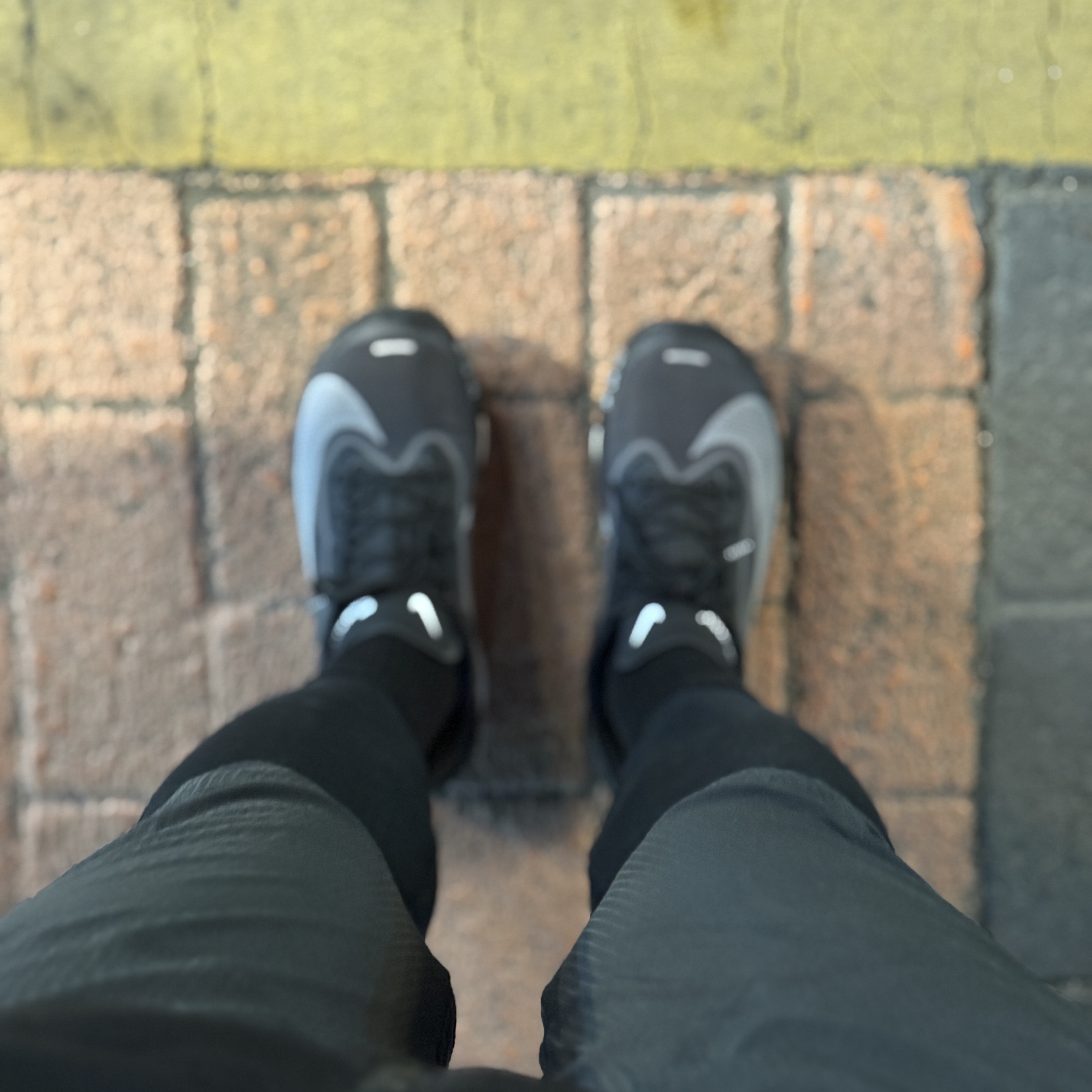 Nike Zoom Fly 6 Black Light Smoke Grey 착용 스타일 - 2