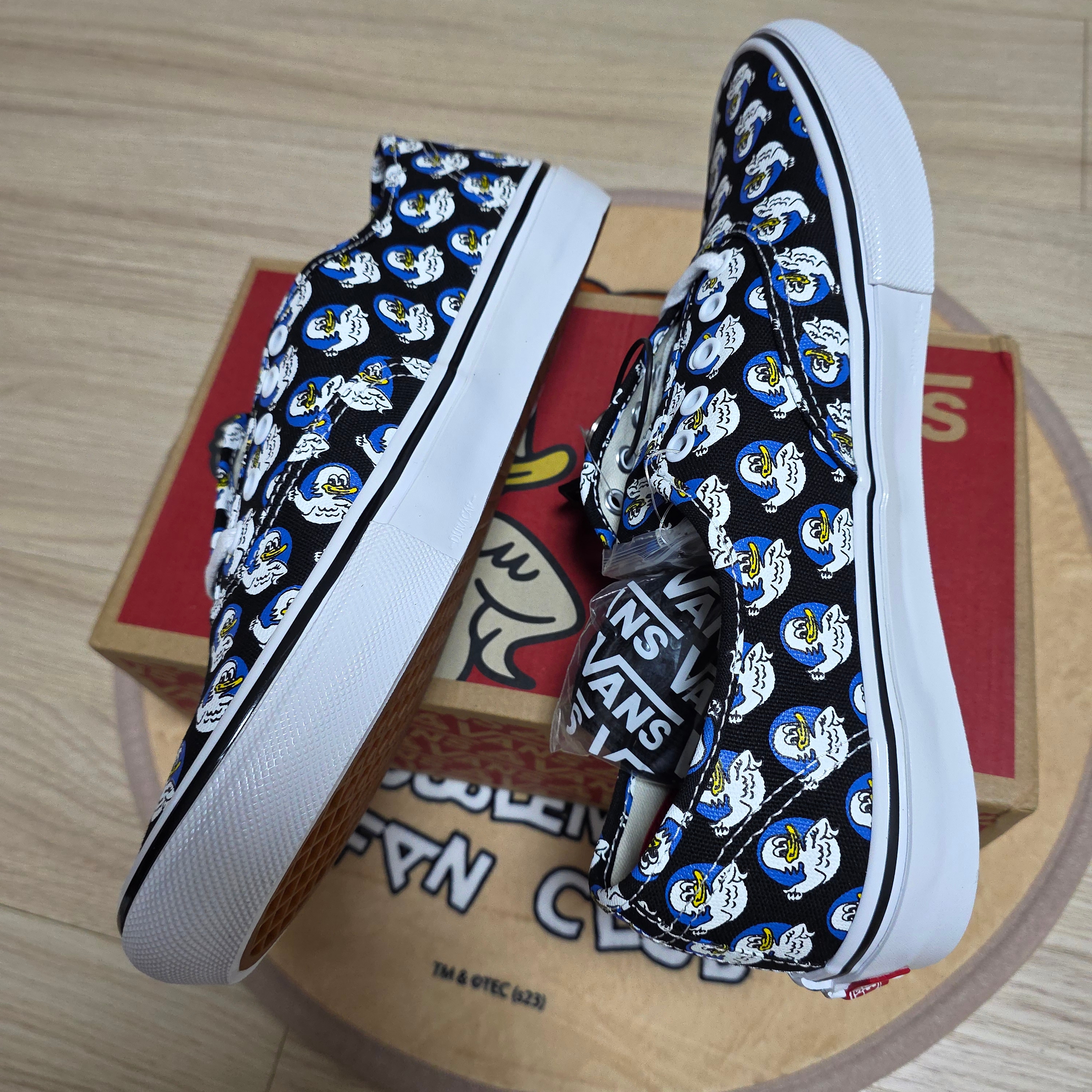 Vans x Palace Skate Authentic Jeremy The Duck Black 착용 스타일 - 2