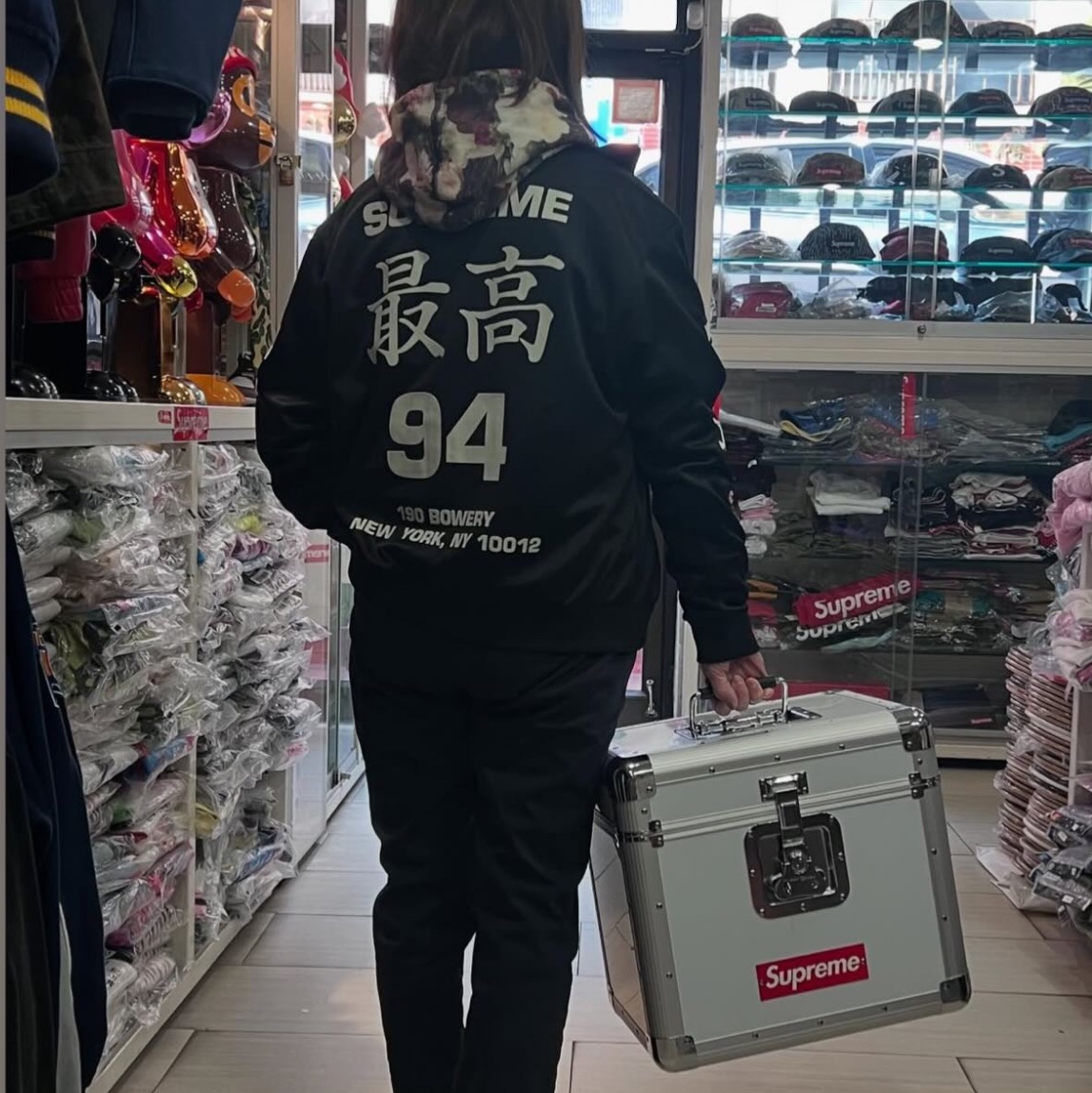 Supreme Worldwide Tricot Track Jacket Black - 25SS 착용 스타일