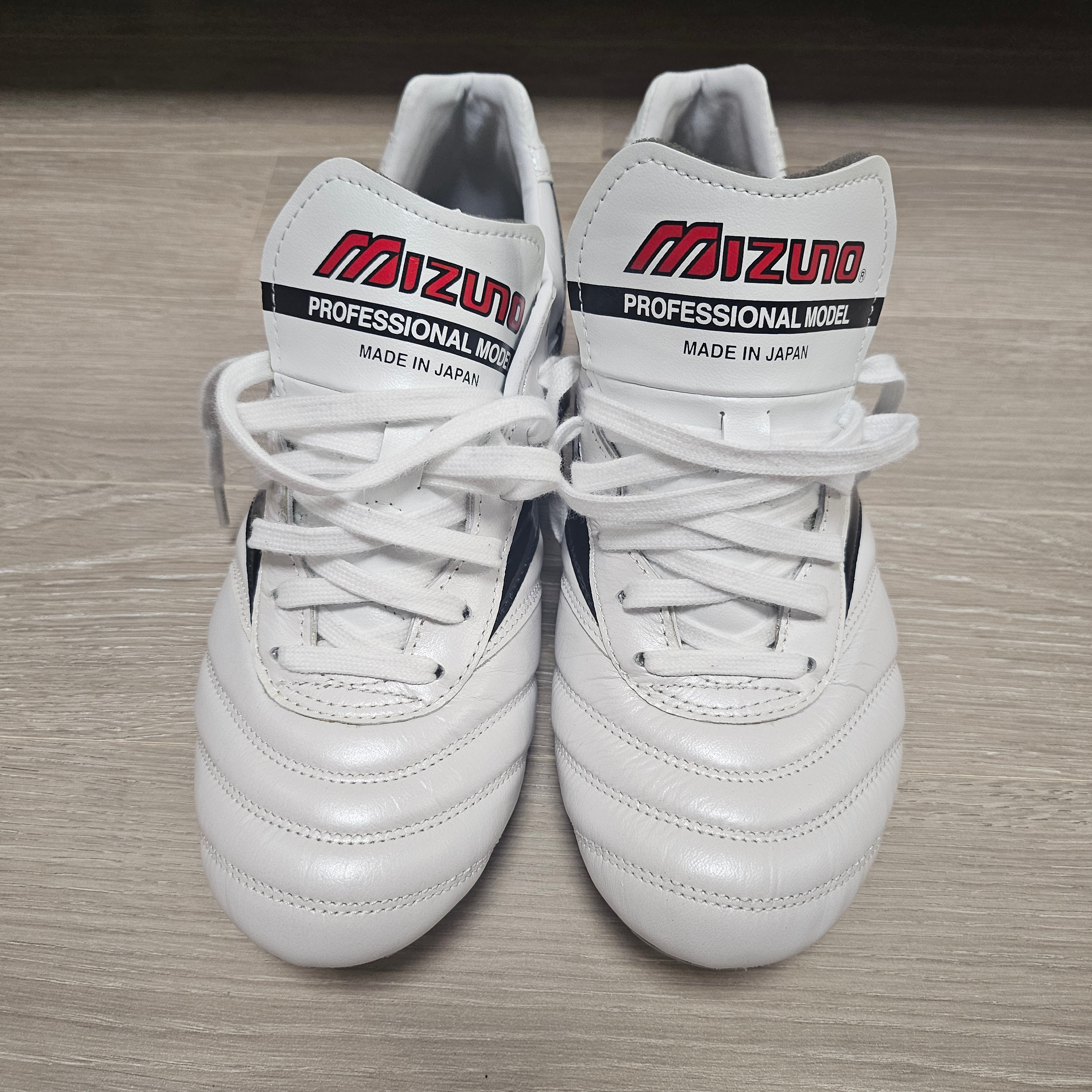 Mizuno Morelia II Japan Super White Pearl Black 착용 스타일 - 6