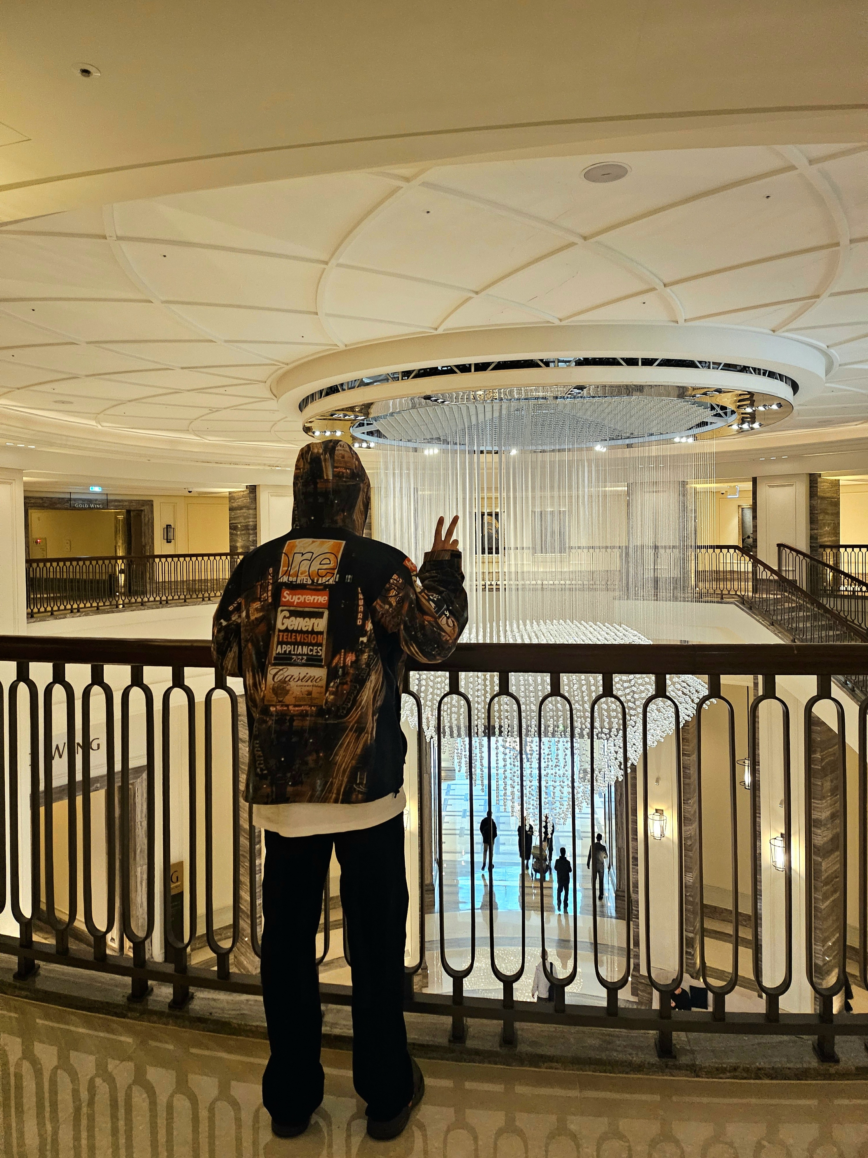 Supreme x The North Face Taped Seam Shell Jacket Times Square - 22FW 착용 스타일 - 1