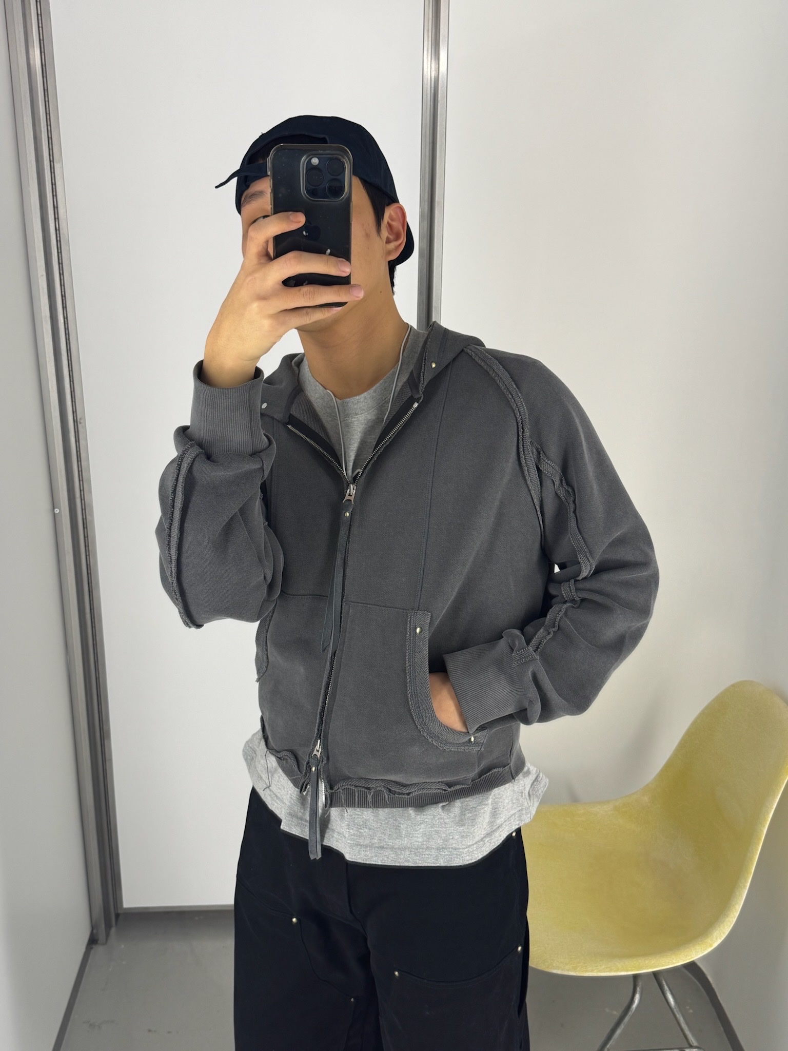 Vacant Archive Dias Inside-Out Hood Zip-Up Charcoal, Vacant Archive Dias Inside-out Hood Zip-Up Beige 착용 스타일