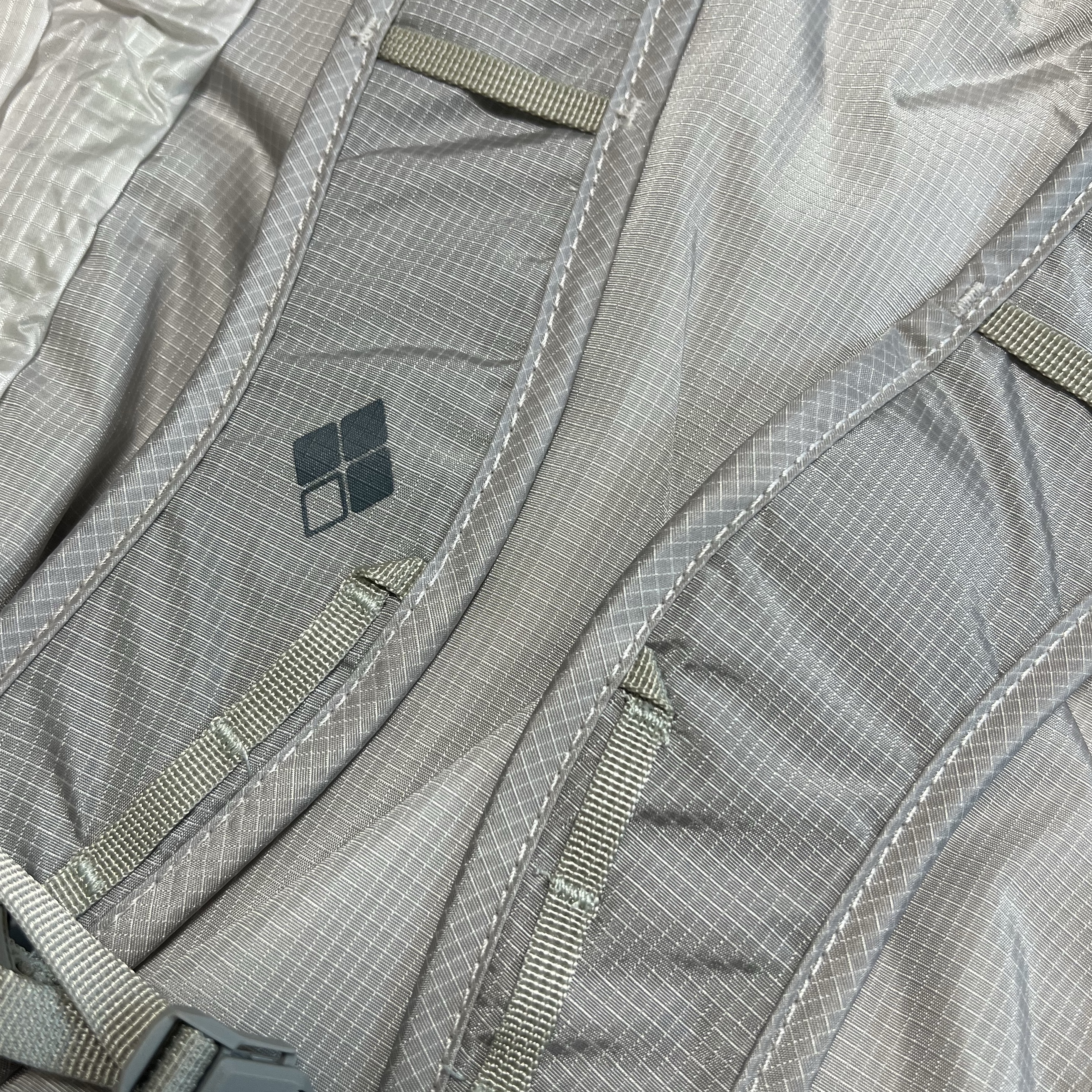 Montbell Versalite Pack 20 Backpack Ice White 착용 스타일
