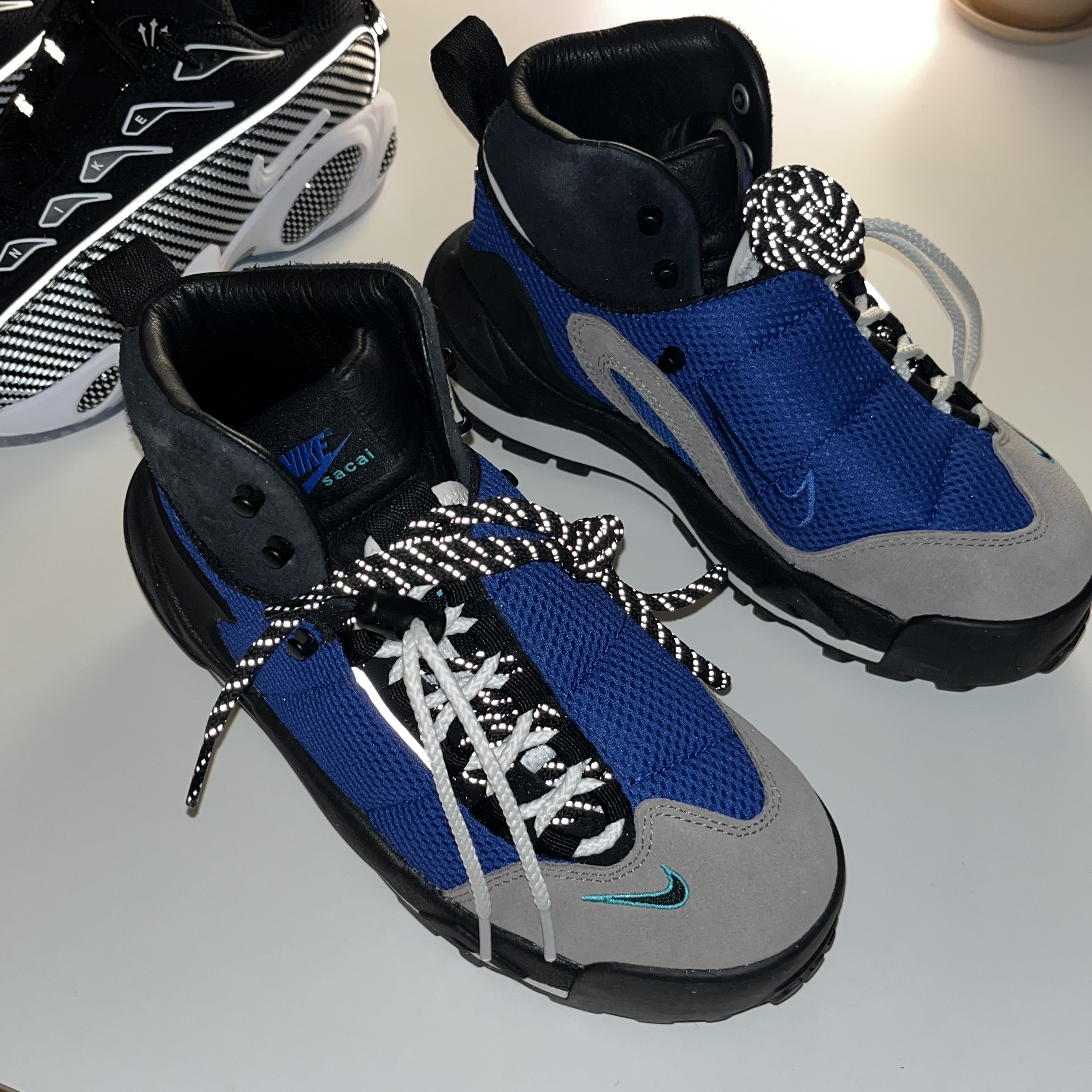 Nike x Sacai Magmascape SP Varsity Royal 착용 스타일