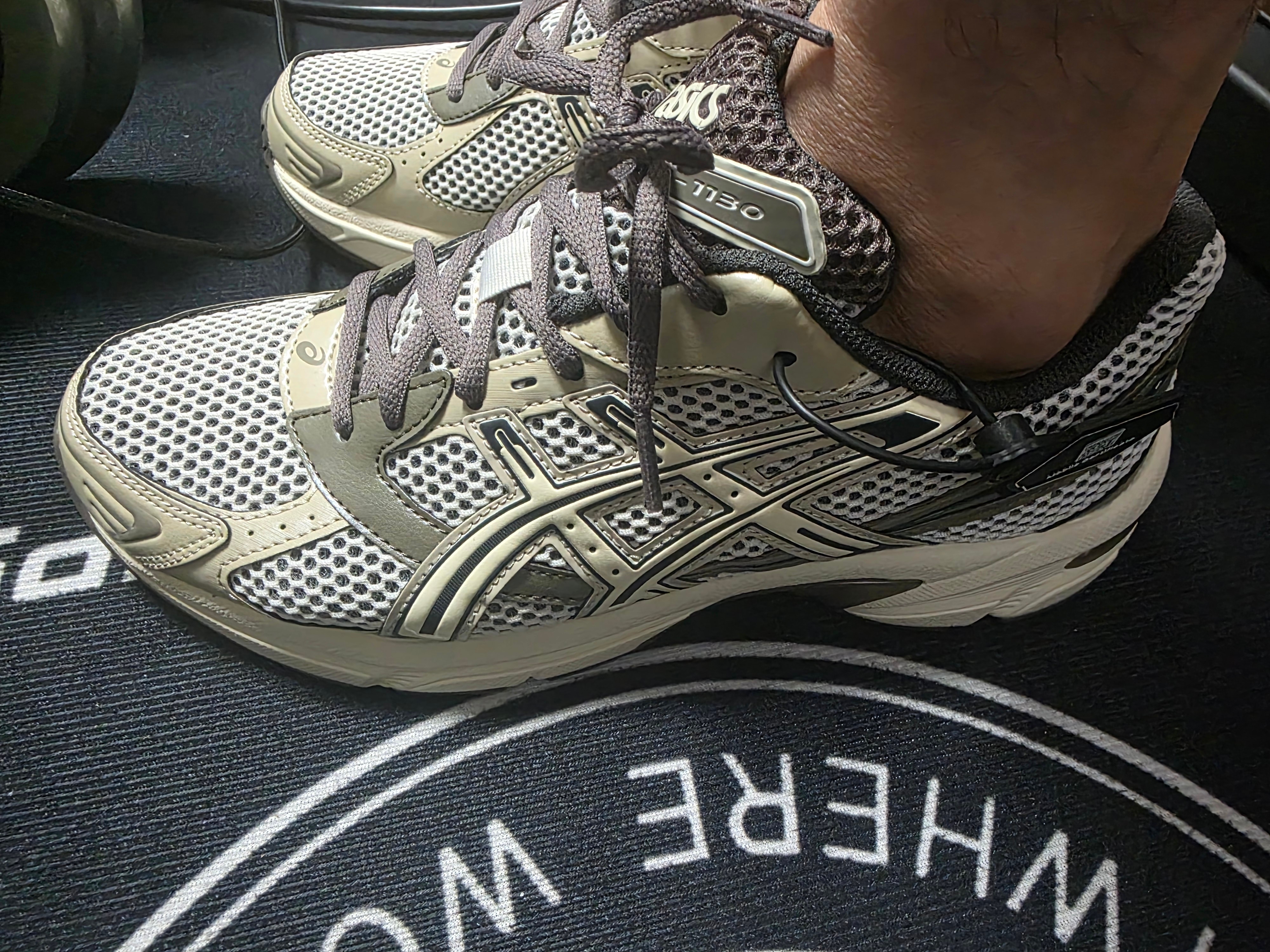 Asics Gel-1130 Birch Dark Taupe - Korea Exclusive 착용 스타일 - 2