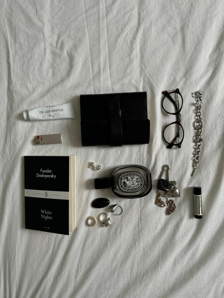 Byredo Bal d'Afrique Hand Cream 30ml, Diptyque Fleur De Peau Eau De Parfum 75ml 착용 스타일