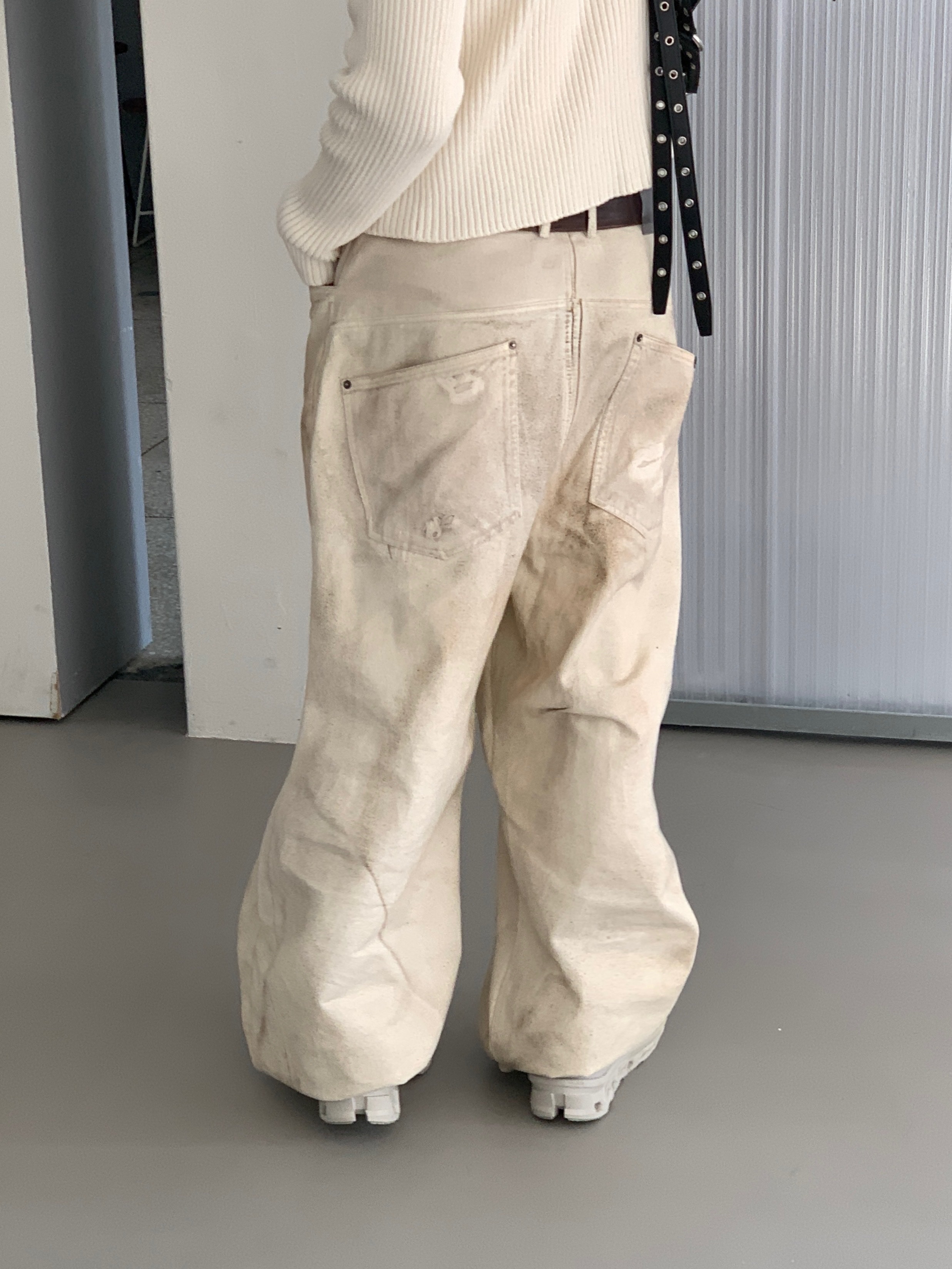 On Running x Post Archive Faction (Paf) Cloudmonster 2 Moondust Chalk, Our Legacy Double Tongue Belt Mahogany 착용 스타일 - 7