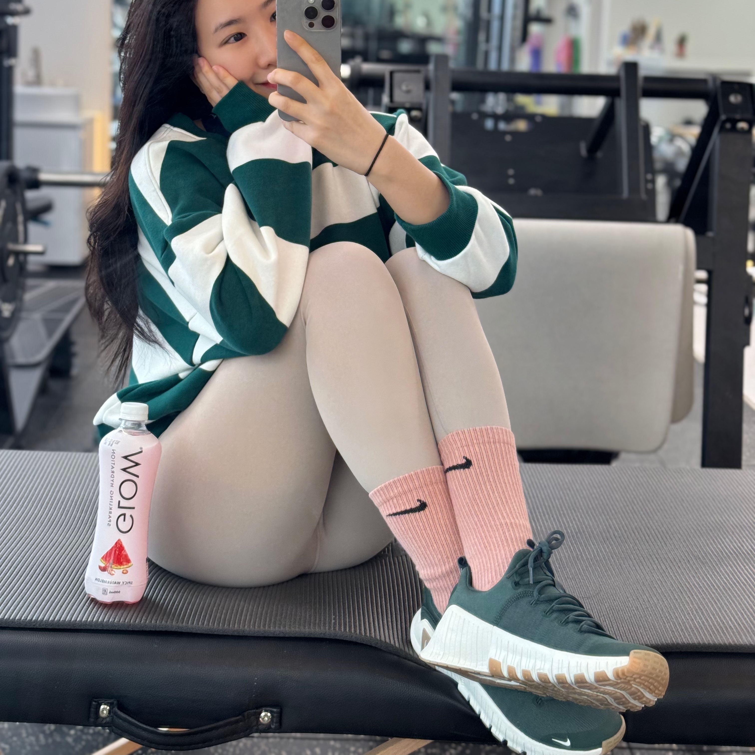 (W) Nike Free Metcon 6 Vintage Green Sail 착용 스타일