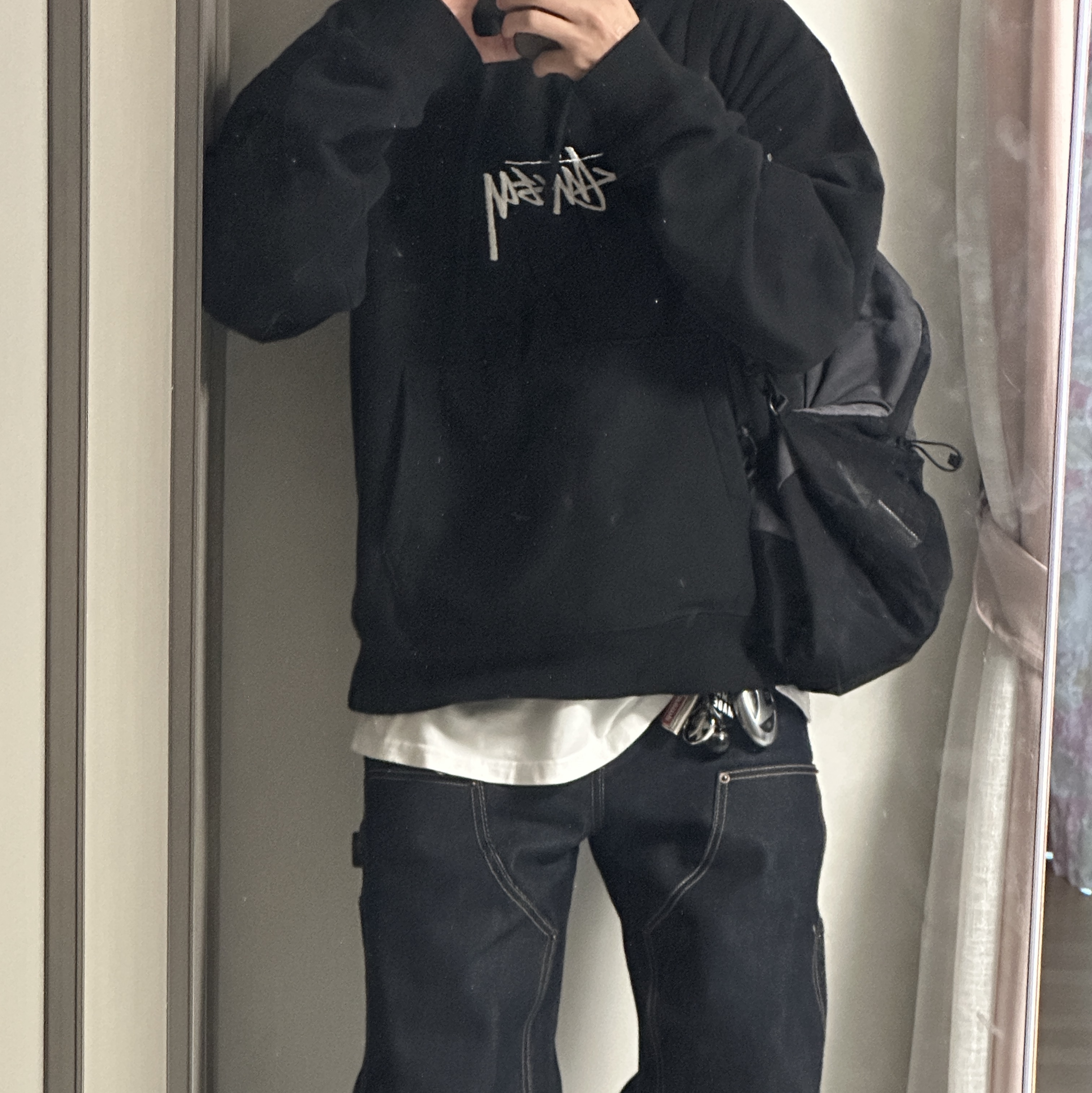 Stussy Stock Logo Applique Hoodie Black, Stussy Surfman Keychain Silver 착용 스타일